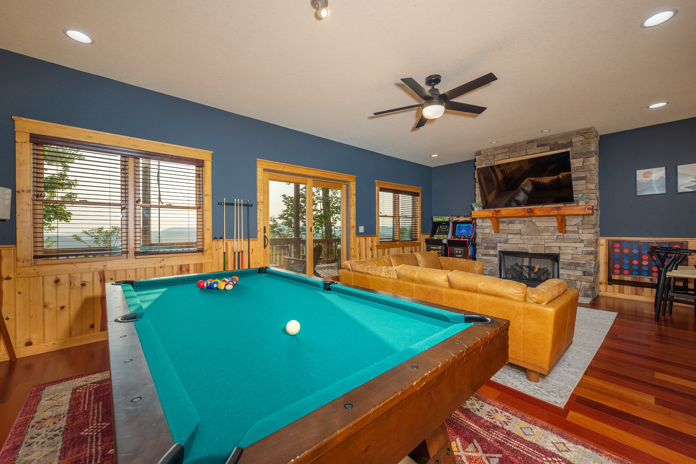 Cabin 2 - Game room, fire place and bar!