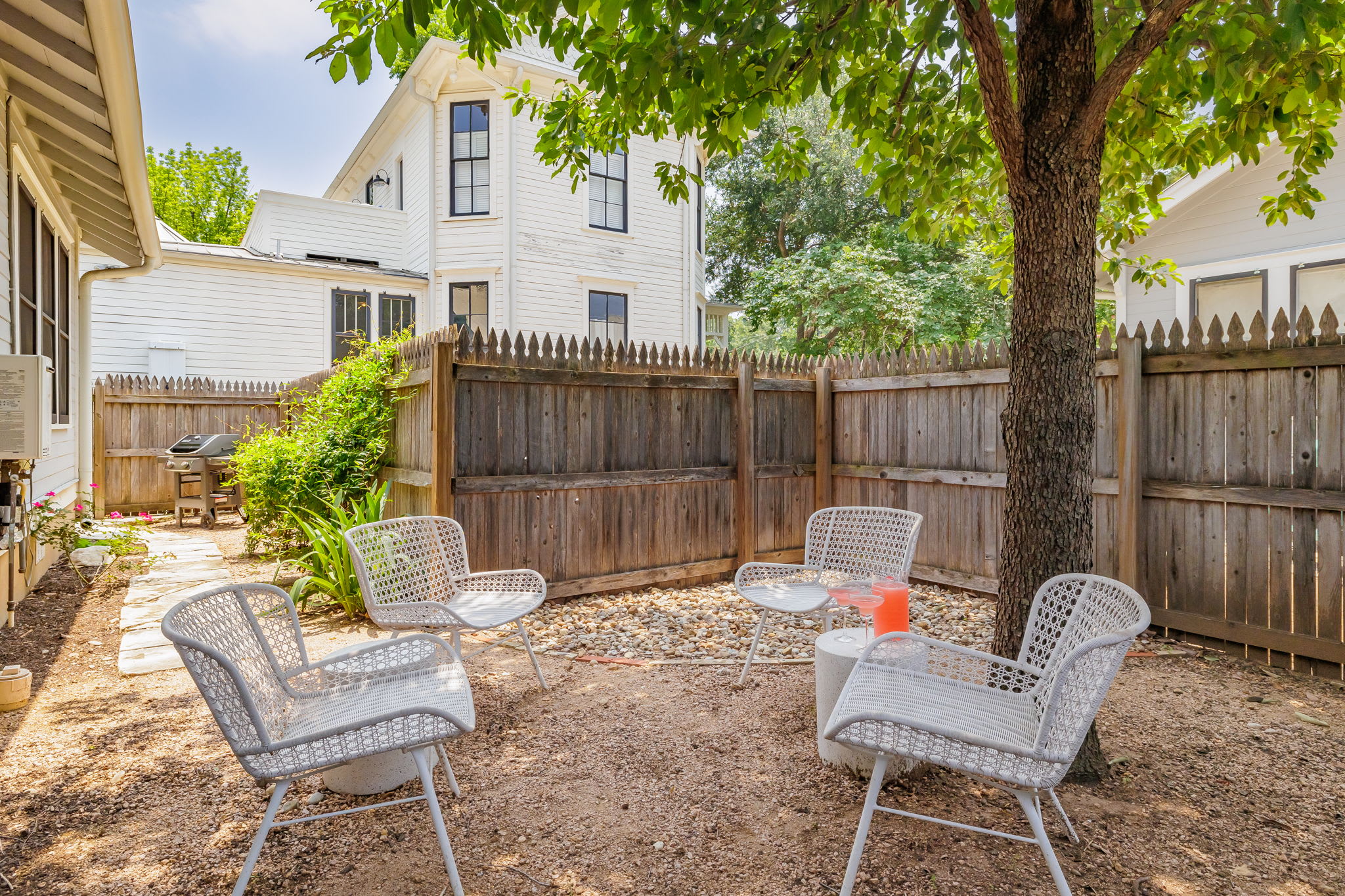 Charming Bungalow, Walk to Food | East Austin