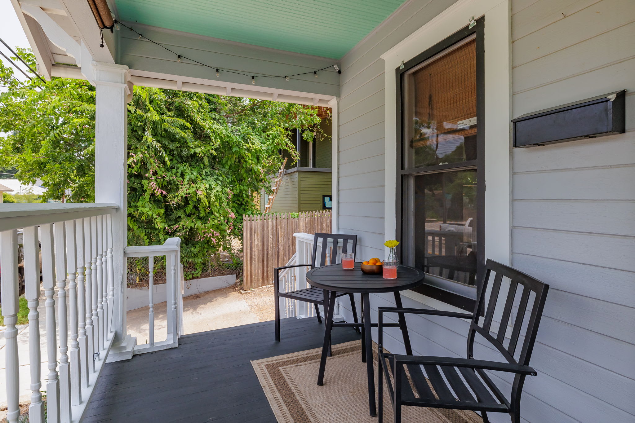 Charming Bungalow, Walk to Food | East Austin
