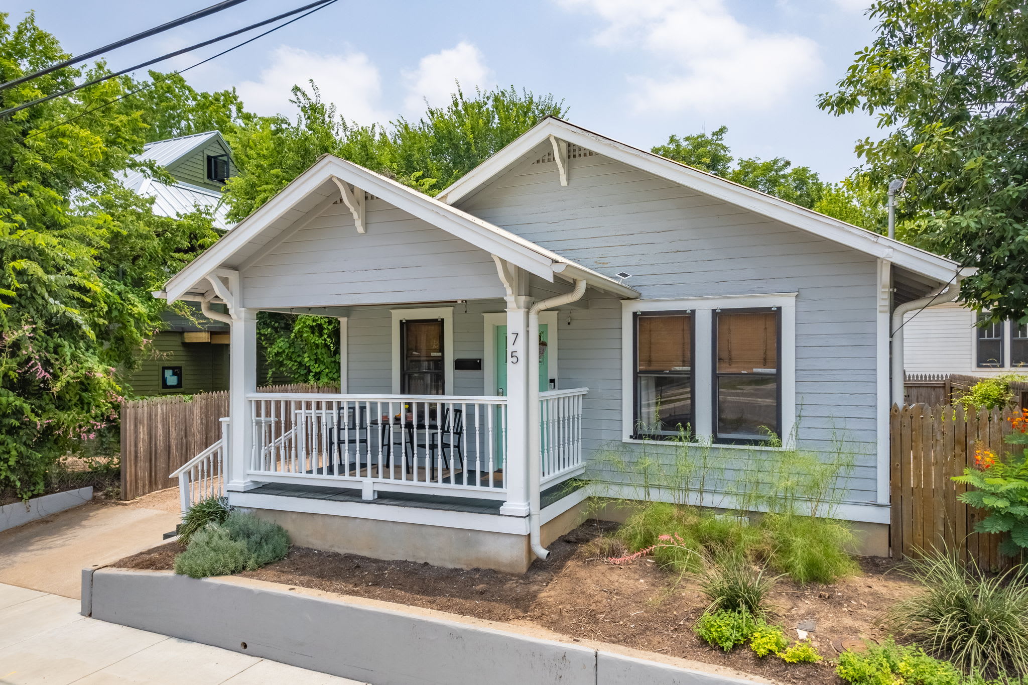 Charming Bungalow, Walk to Food | East Austin