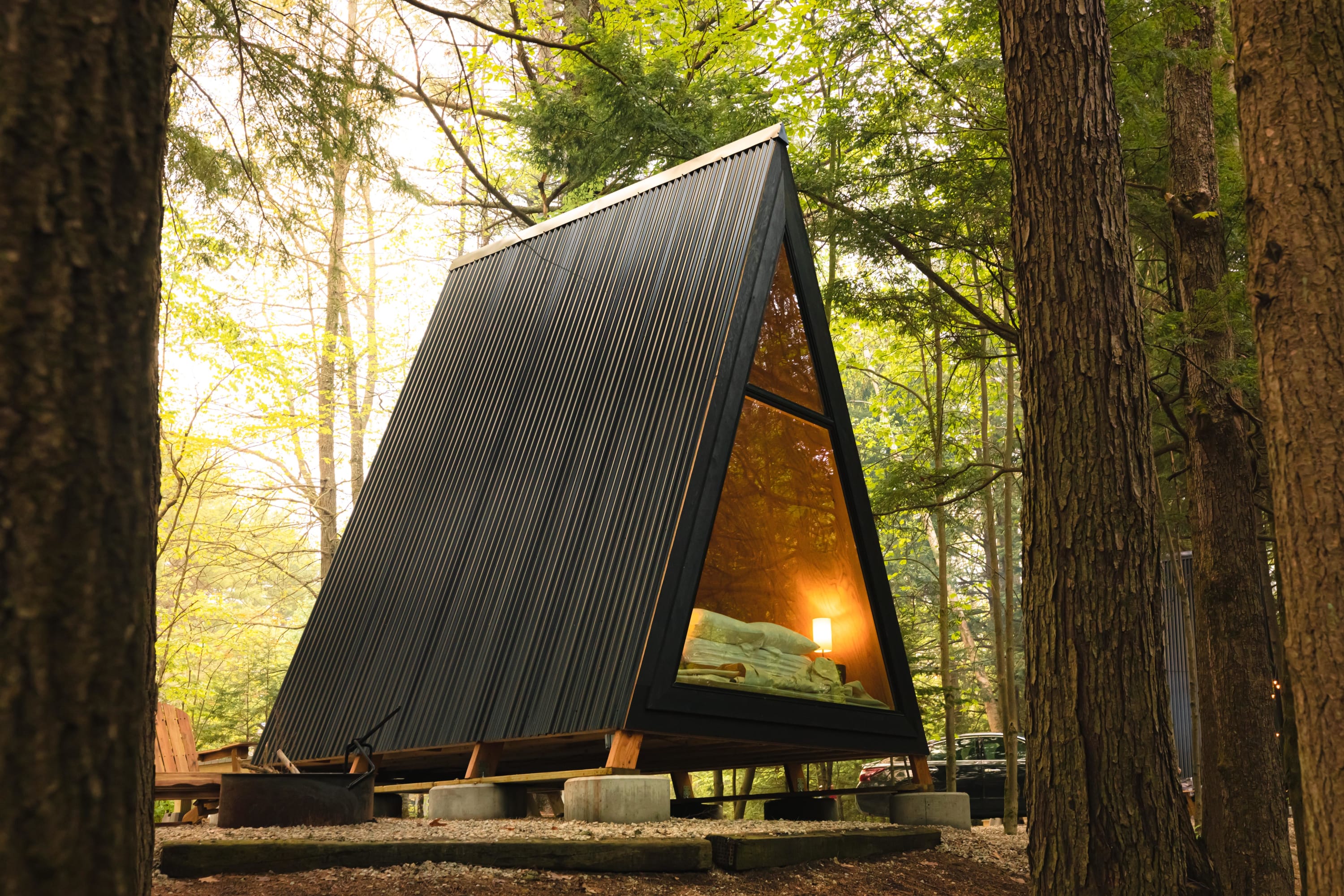 Cozy, romantic cabin overlooking a stream - 25 โ Freeport, ME โ vacation rental