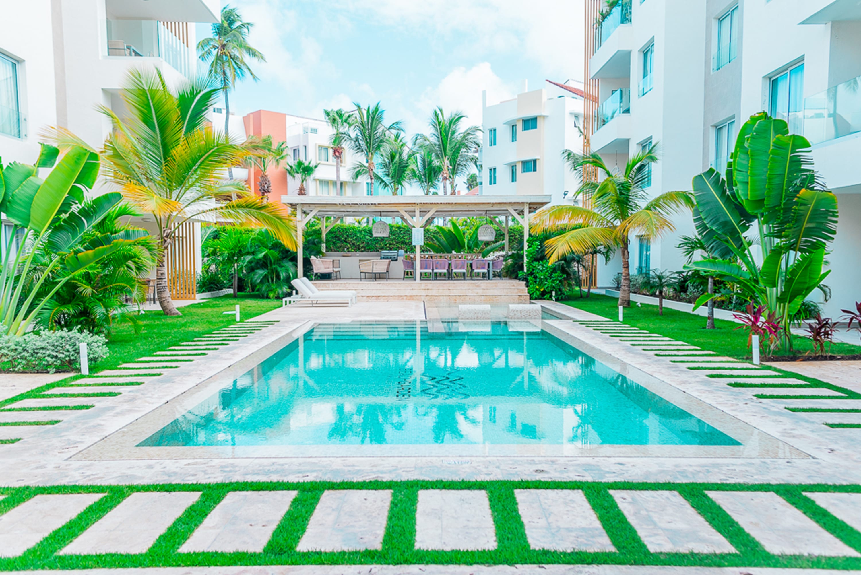 Affordable Luxury condo just steps from the beach - Foto 32