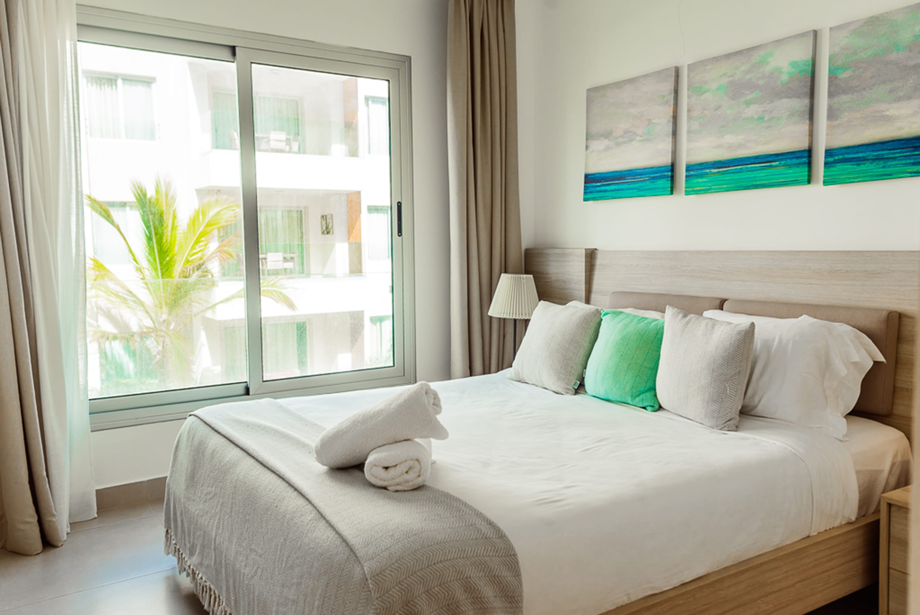 Affordable luxury condo steps away from the Beach - Foto 6