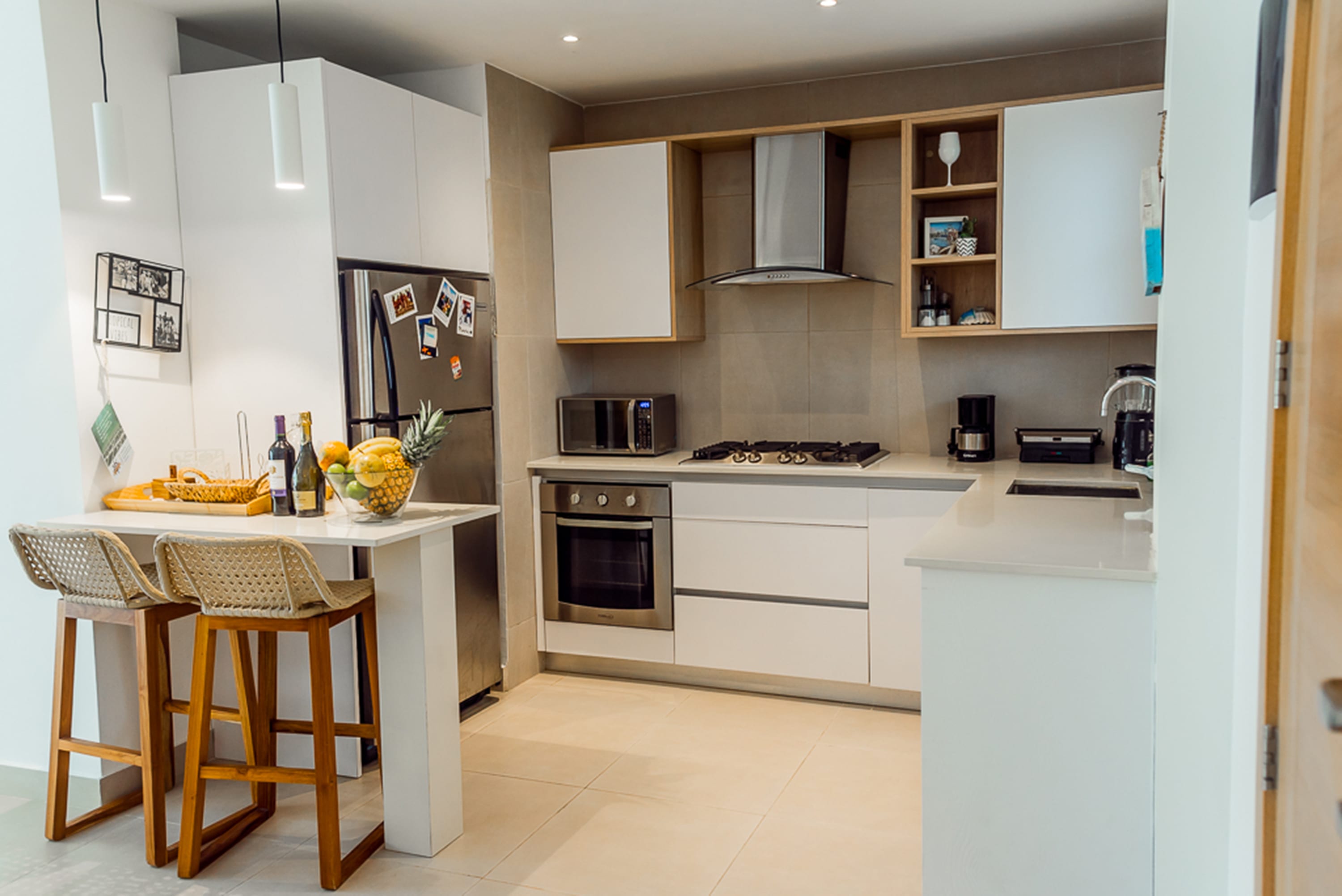 Affordable luxury condo steps away from the Beach - Foto 18