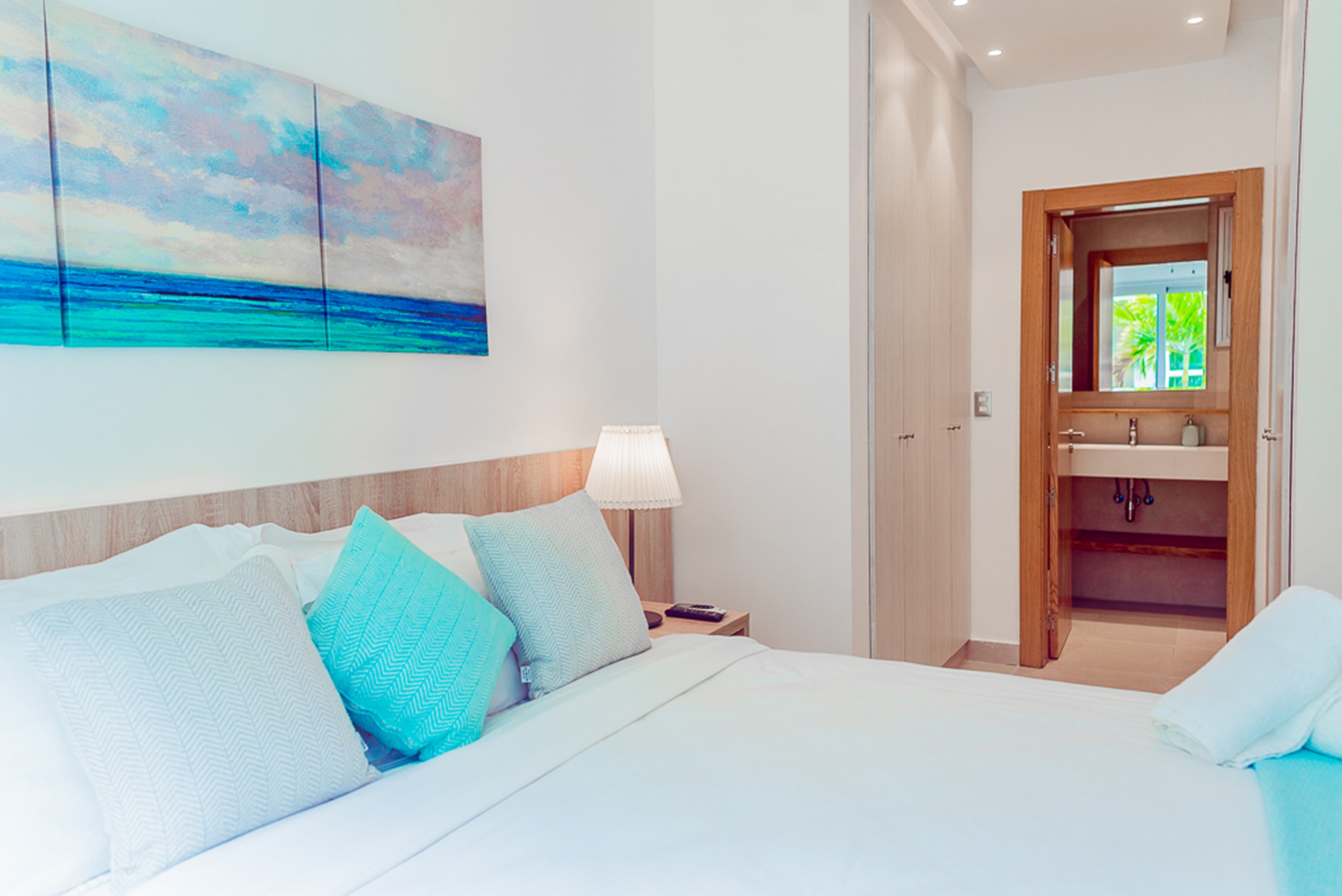 Affordable luxury condo steps away from the Beach