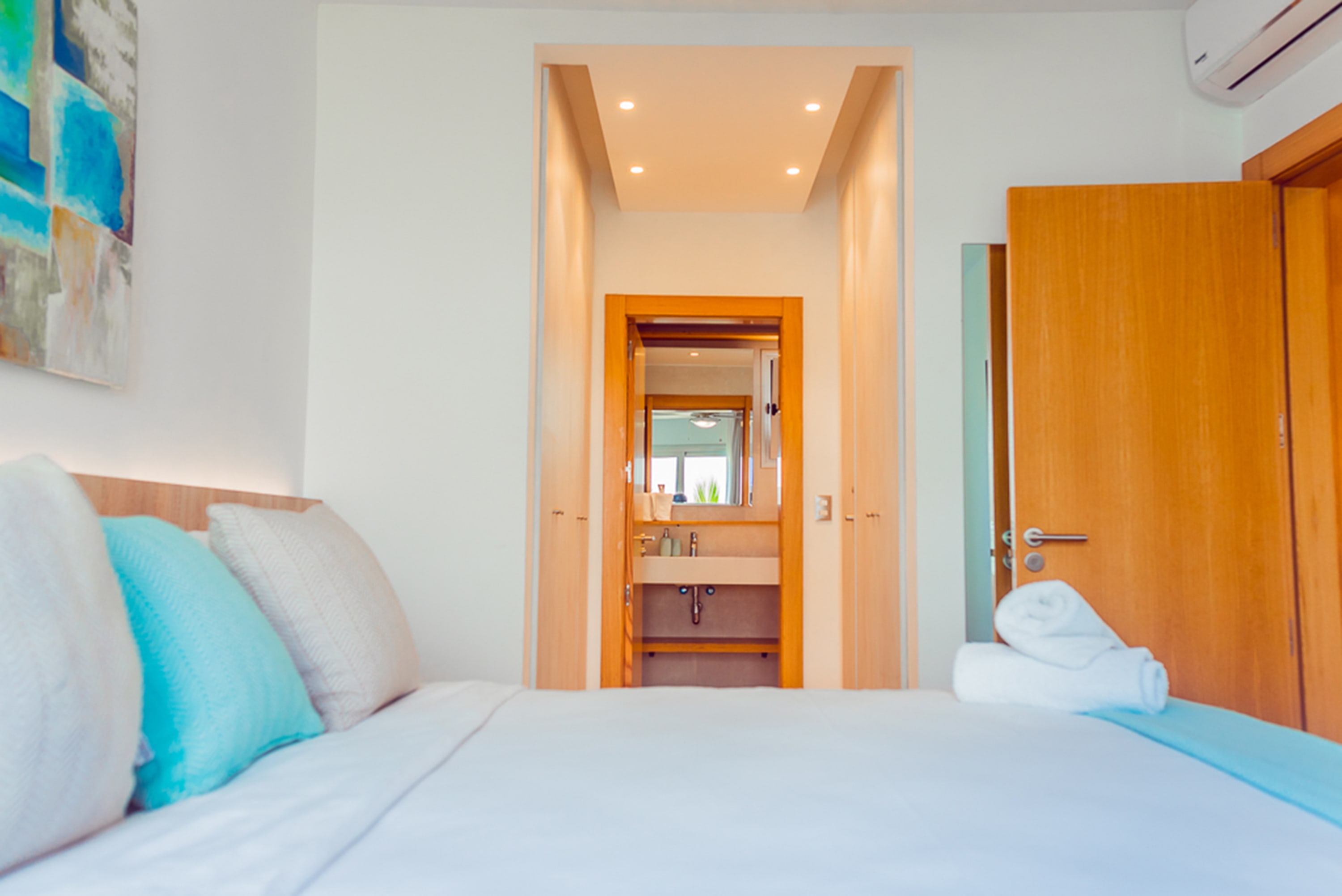 Affordable luxury condo steps away from the Beach