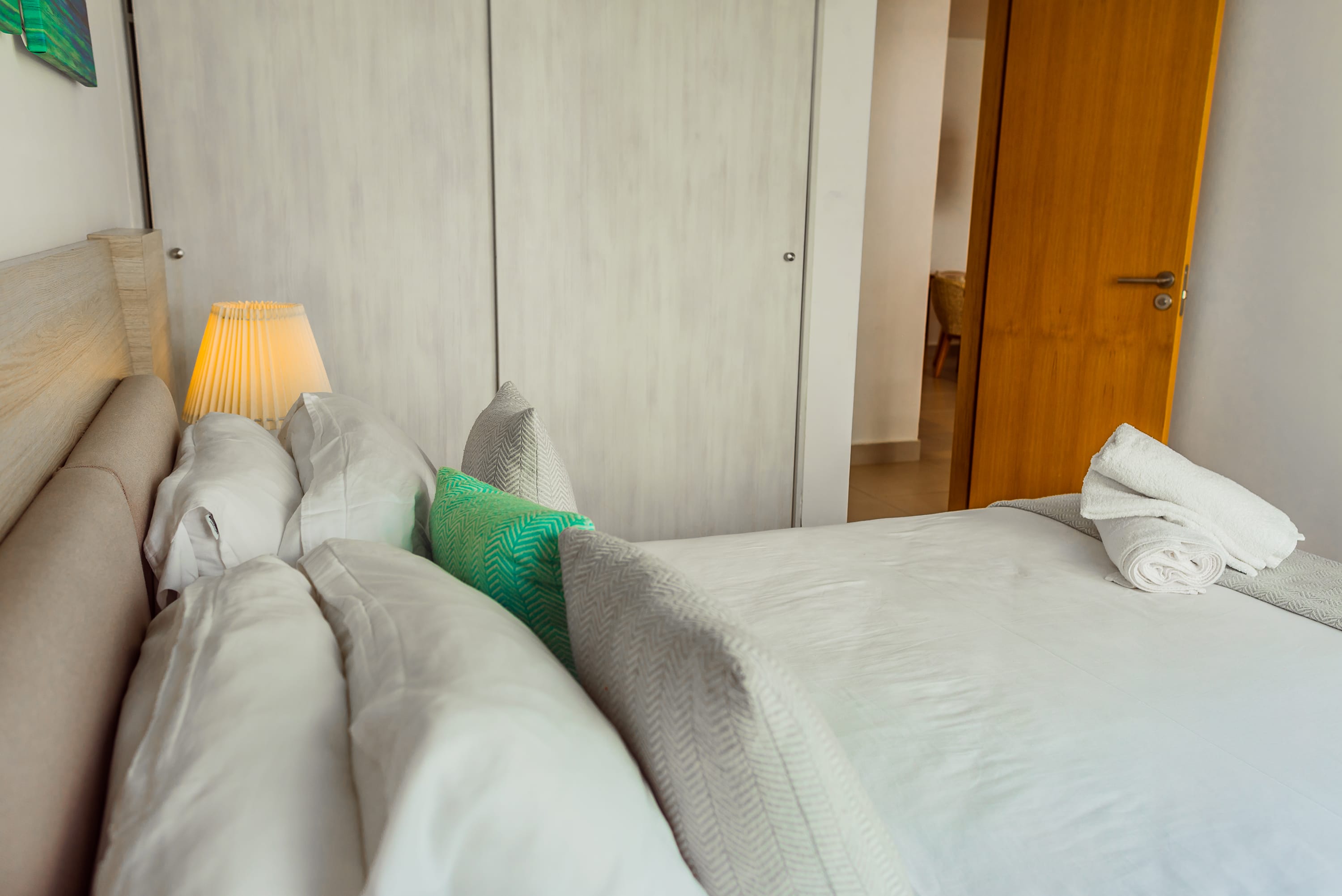 Affordable luxury condo steps away from the Beach - Foto 8