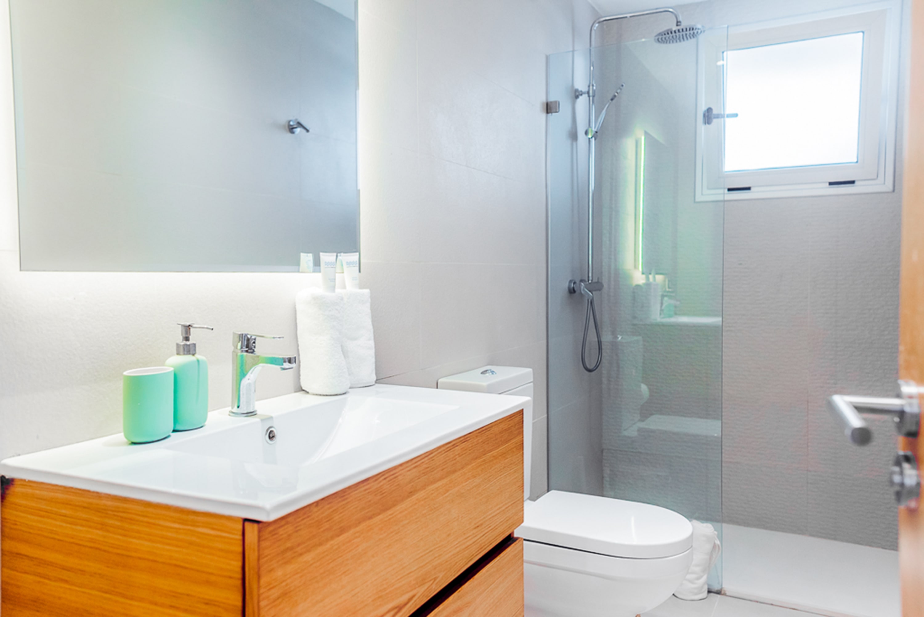 Affordable luxury condo steps away from the Beach - Foto 25