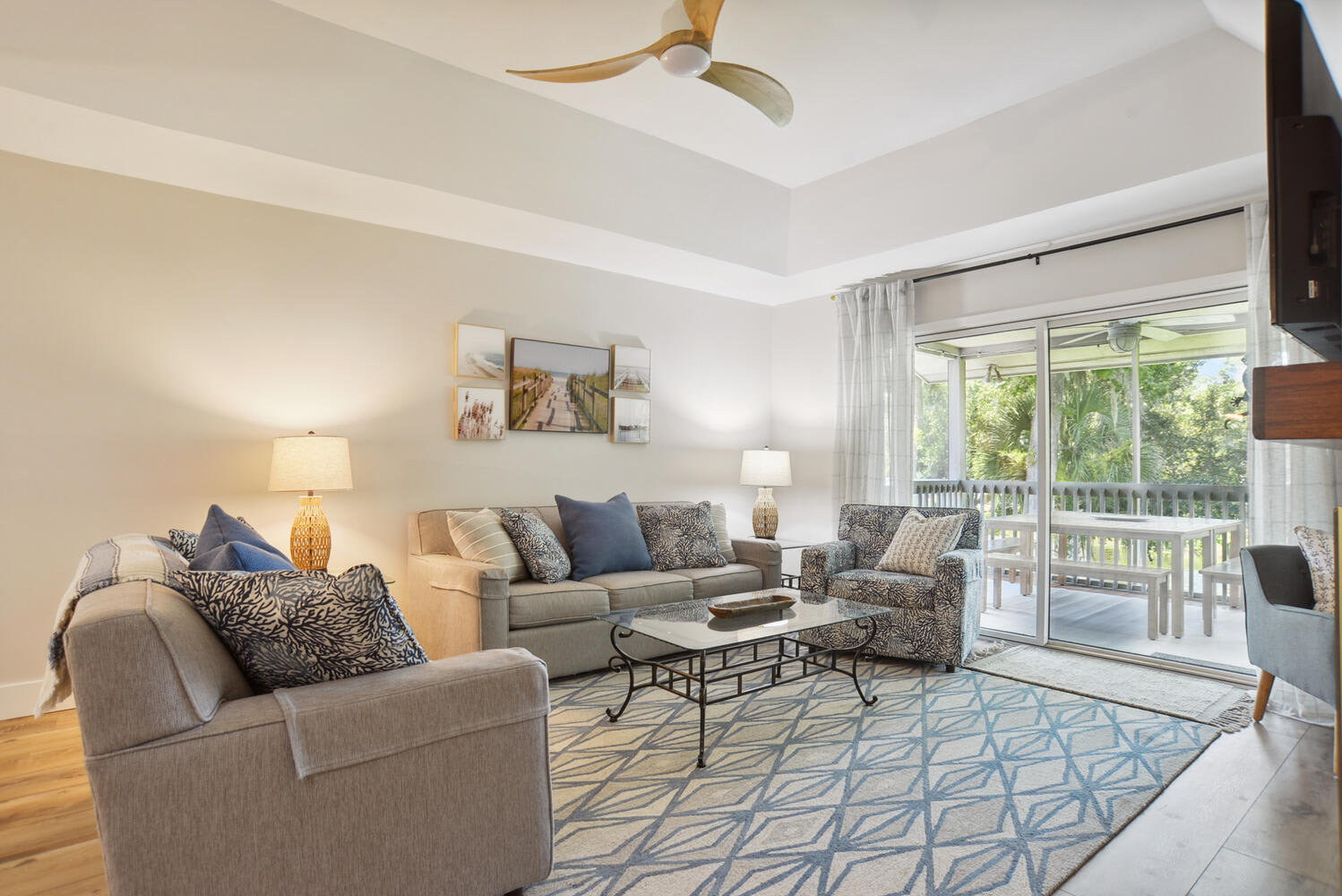 Spectacular 3BR Home Screened In Porch