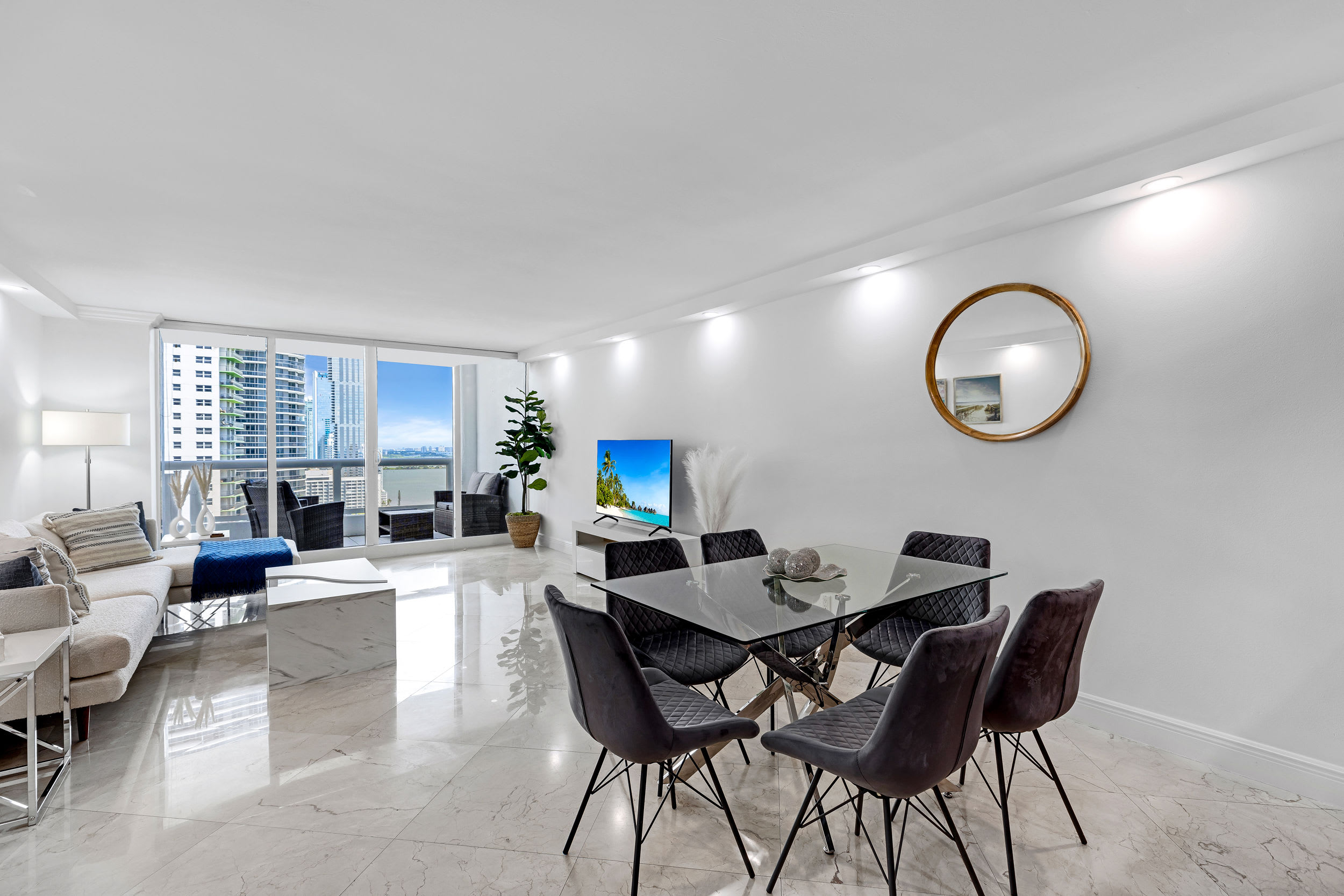 Bay-View Living | Flexible Sleeping | StayCozy