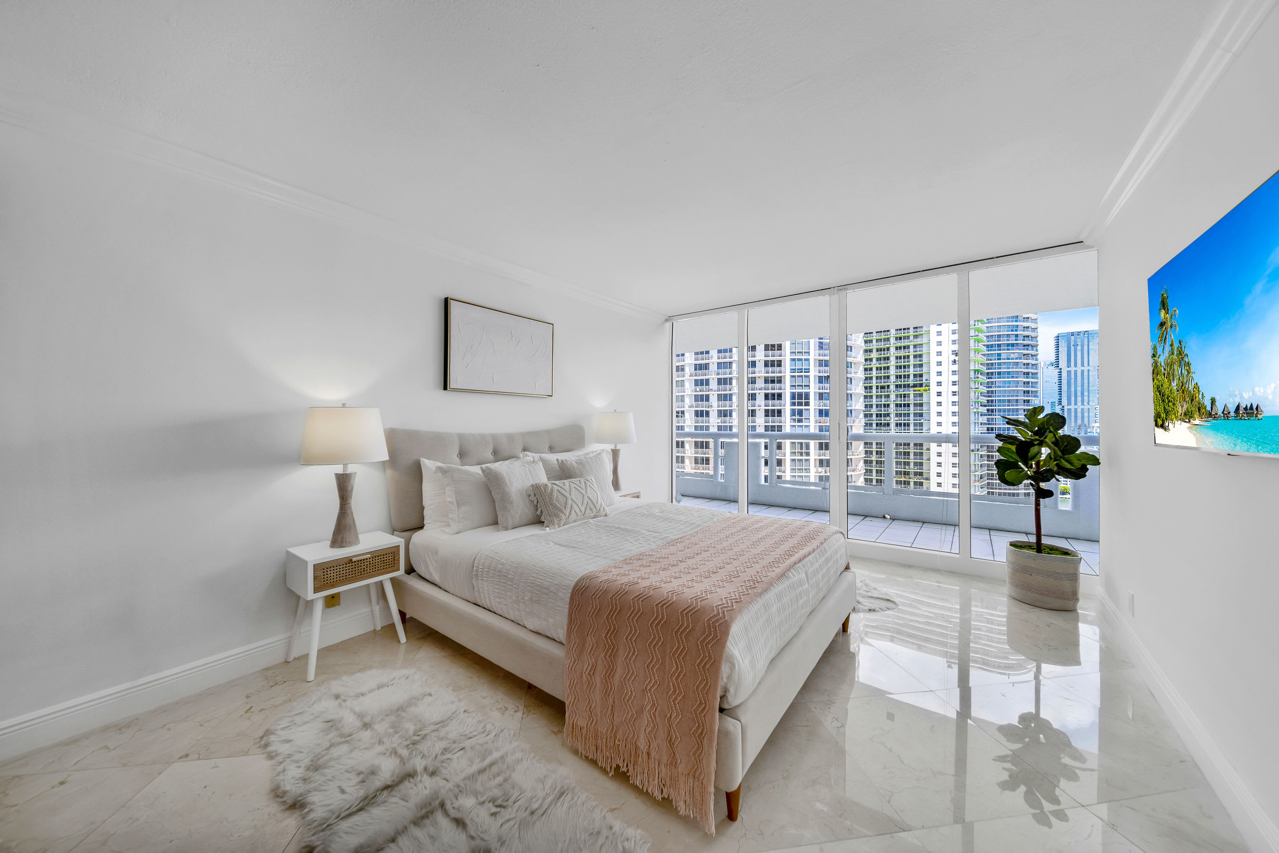 Bay-View Living | Flexible Sleeping | StayCozy