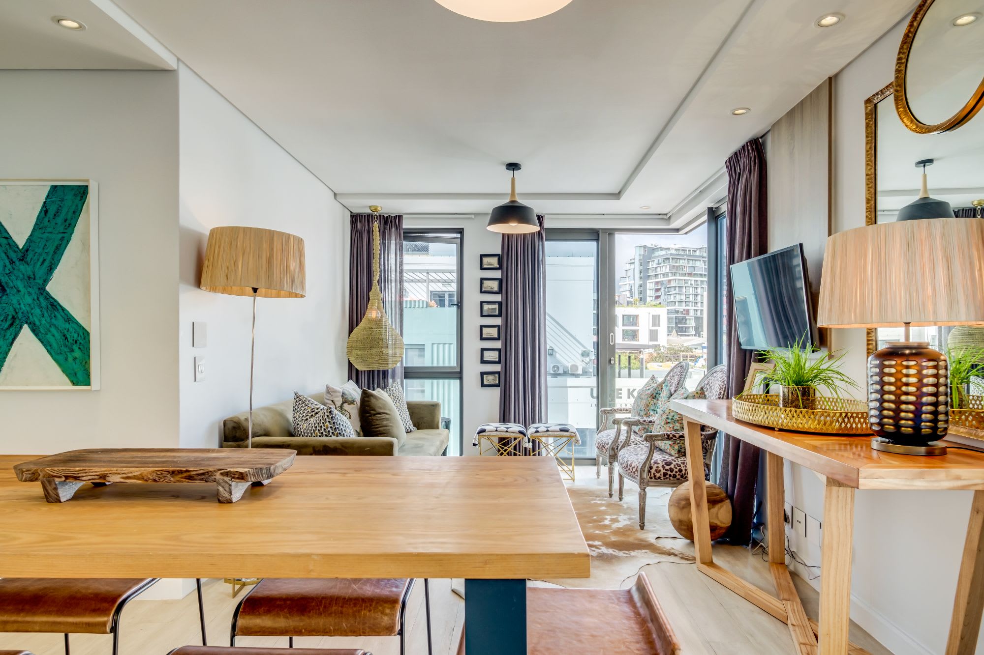 Beautiful Apartment with Mountain Views 404 on N 7