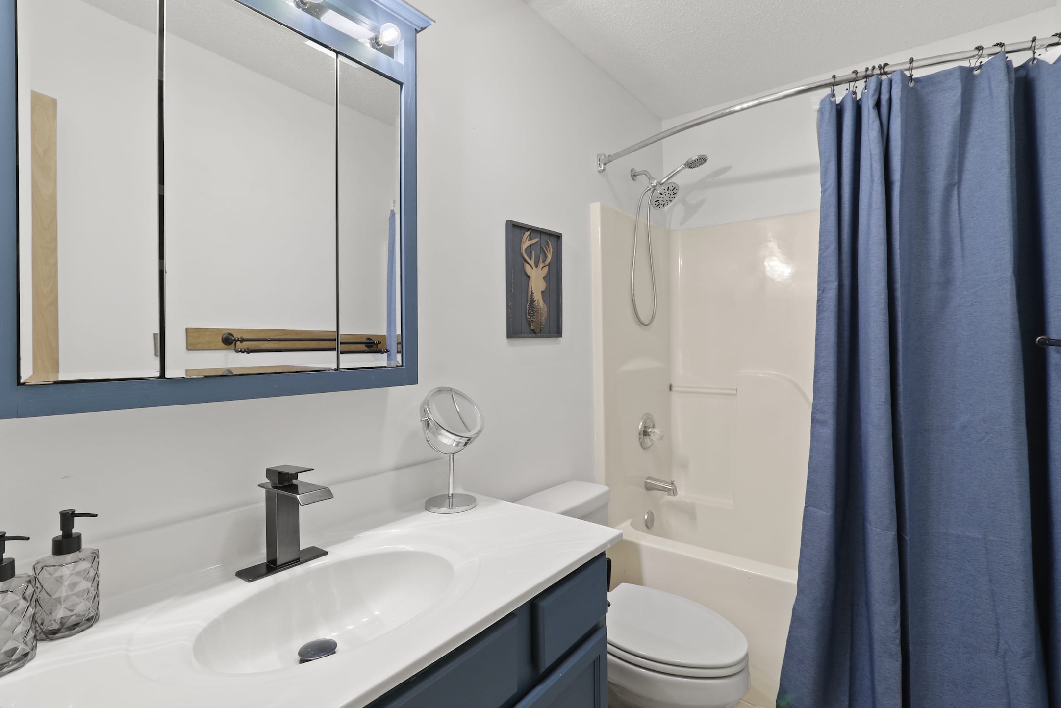 Full Bathroom with Tub Shower
