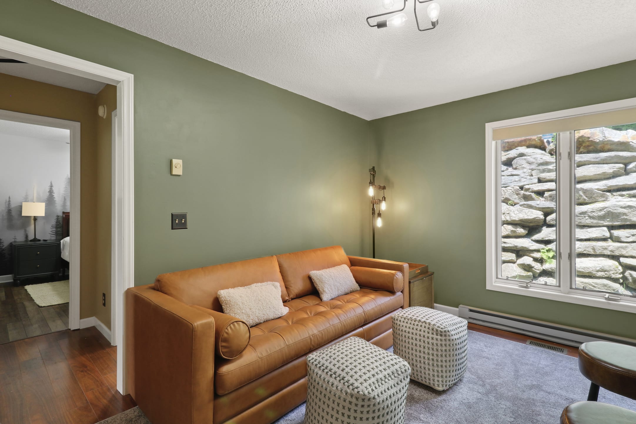 Game room with Queen Pull out Sofa