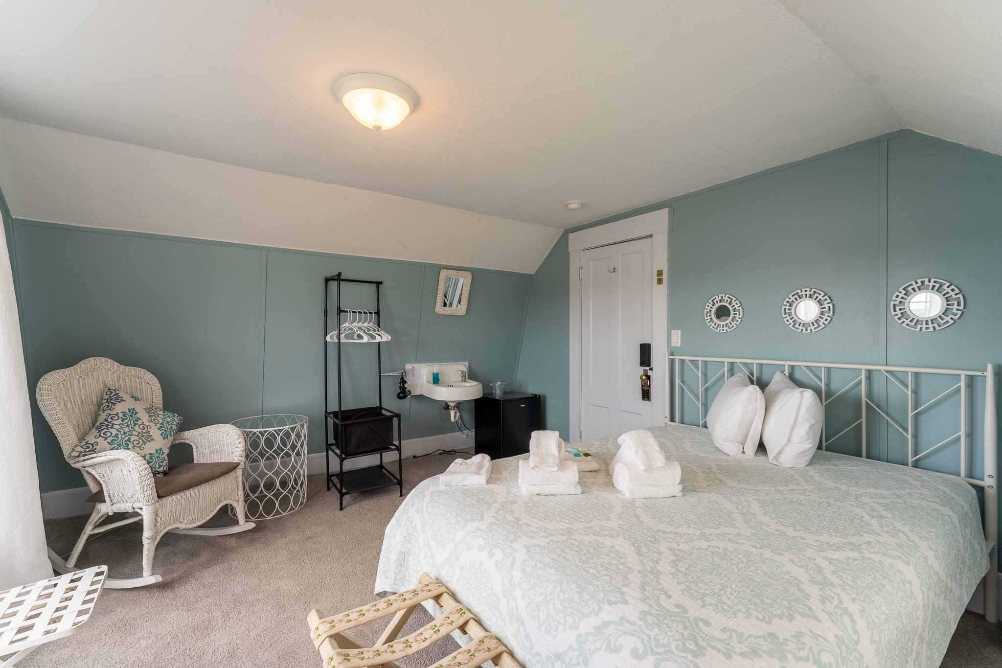 Room 10 (3rd Floor Shared Bathroom) — Laconia, NH — vacation rental