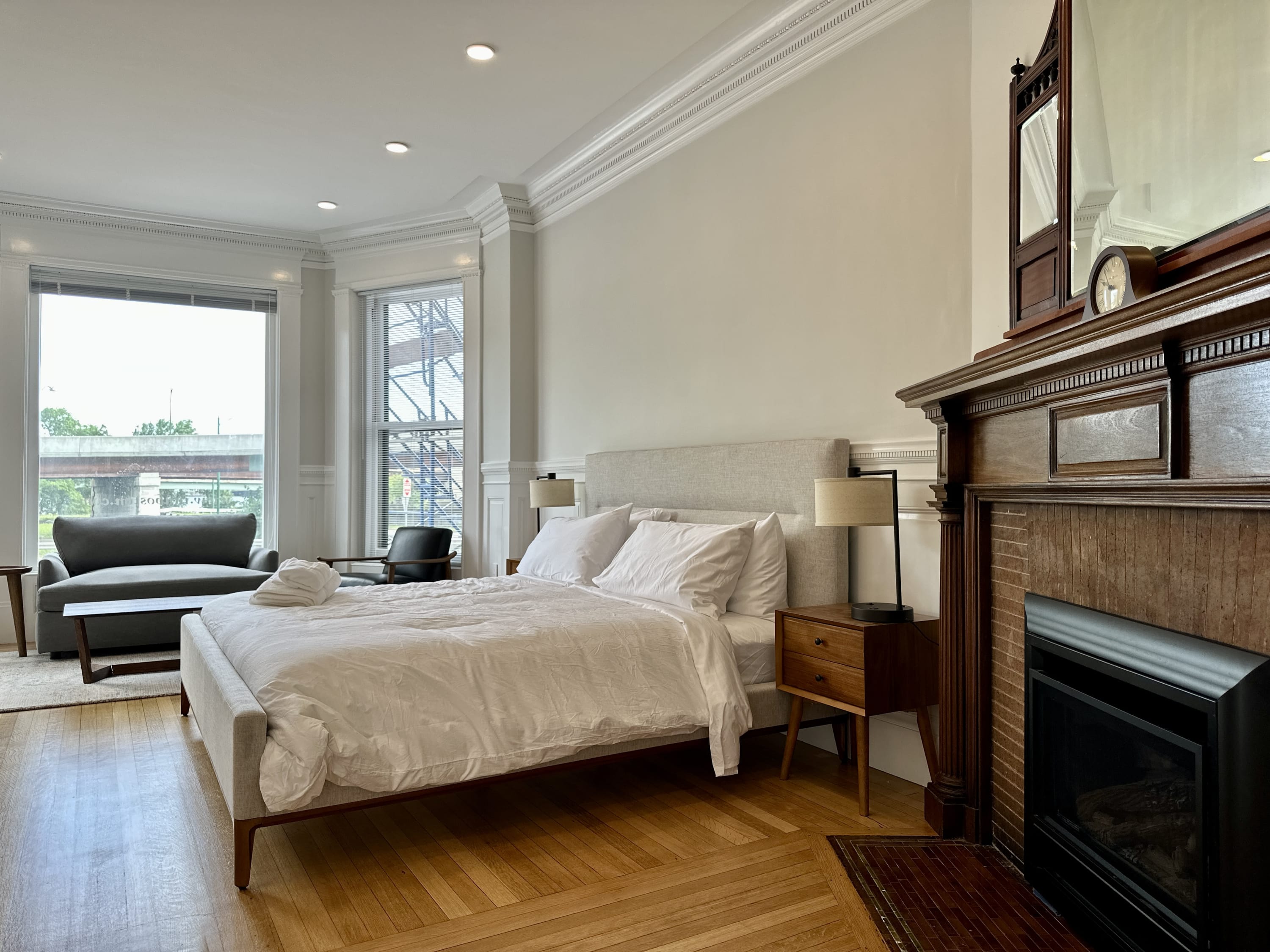 Charlesgate Suites Premier Oversized One Bedroom South End Hospitality