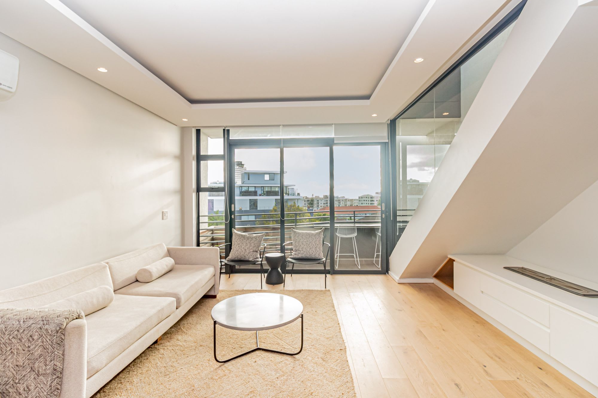 Modern Sea Point Apartment w Rooftop Deck 9 on S | Photo 2