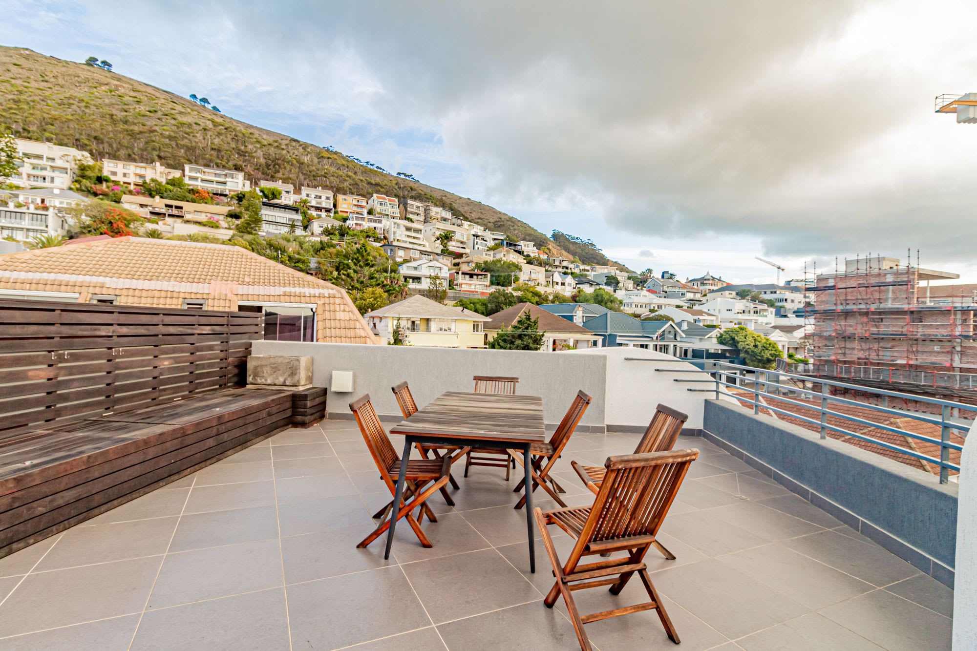 Similar Property Modern Sea Point Apartment w Rooftop Deck 9 on S