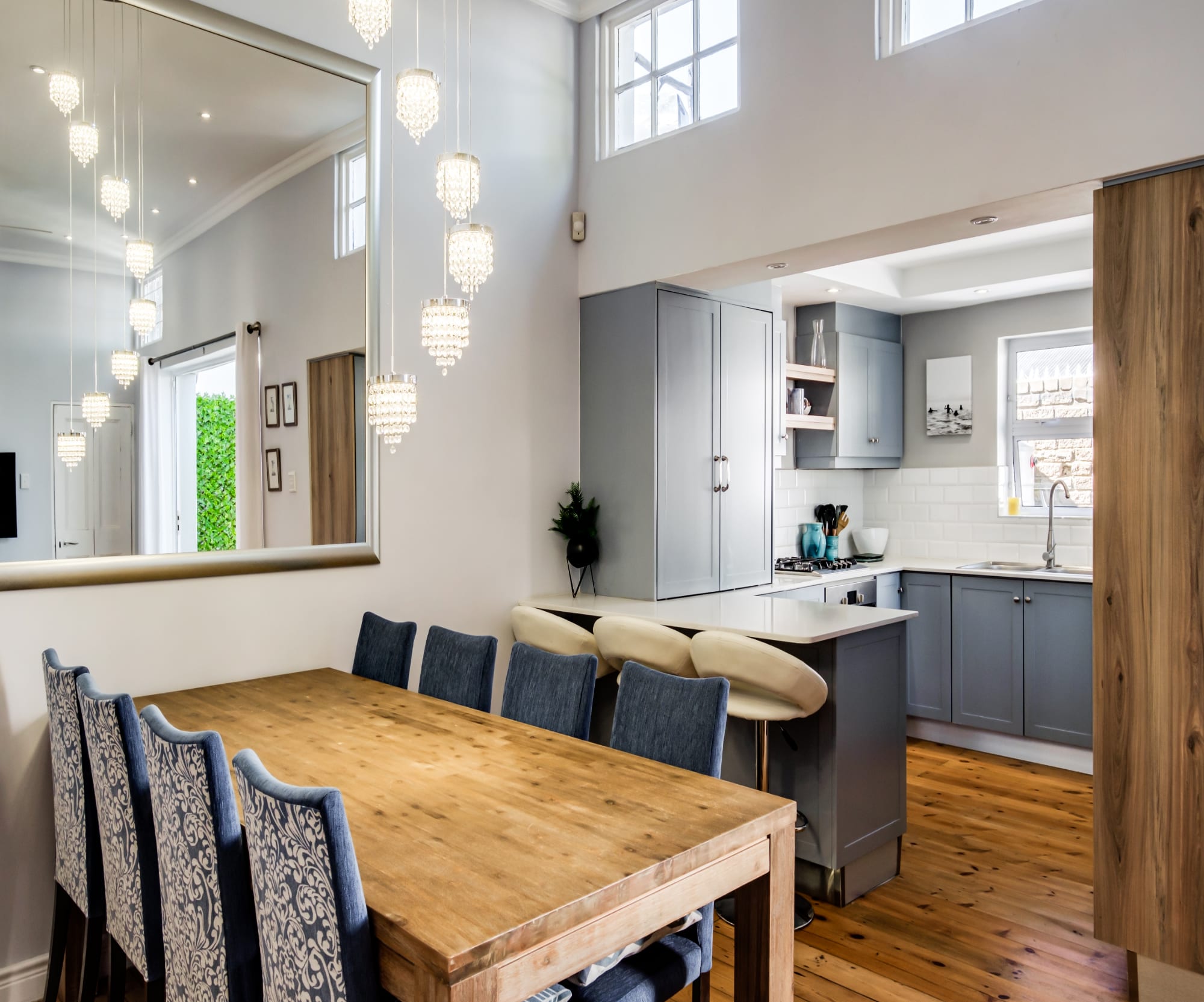 Gorgeous Home walking Distance to Restaurants XV Sea Point | Photo 3