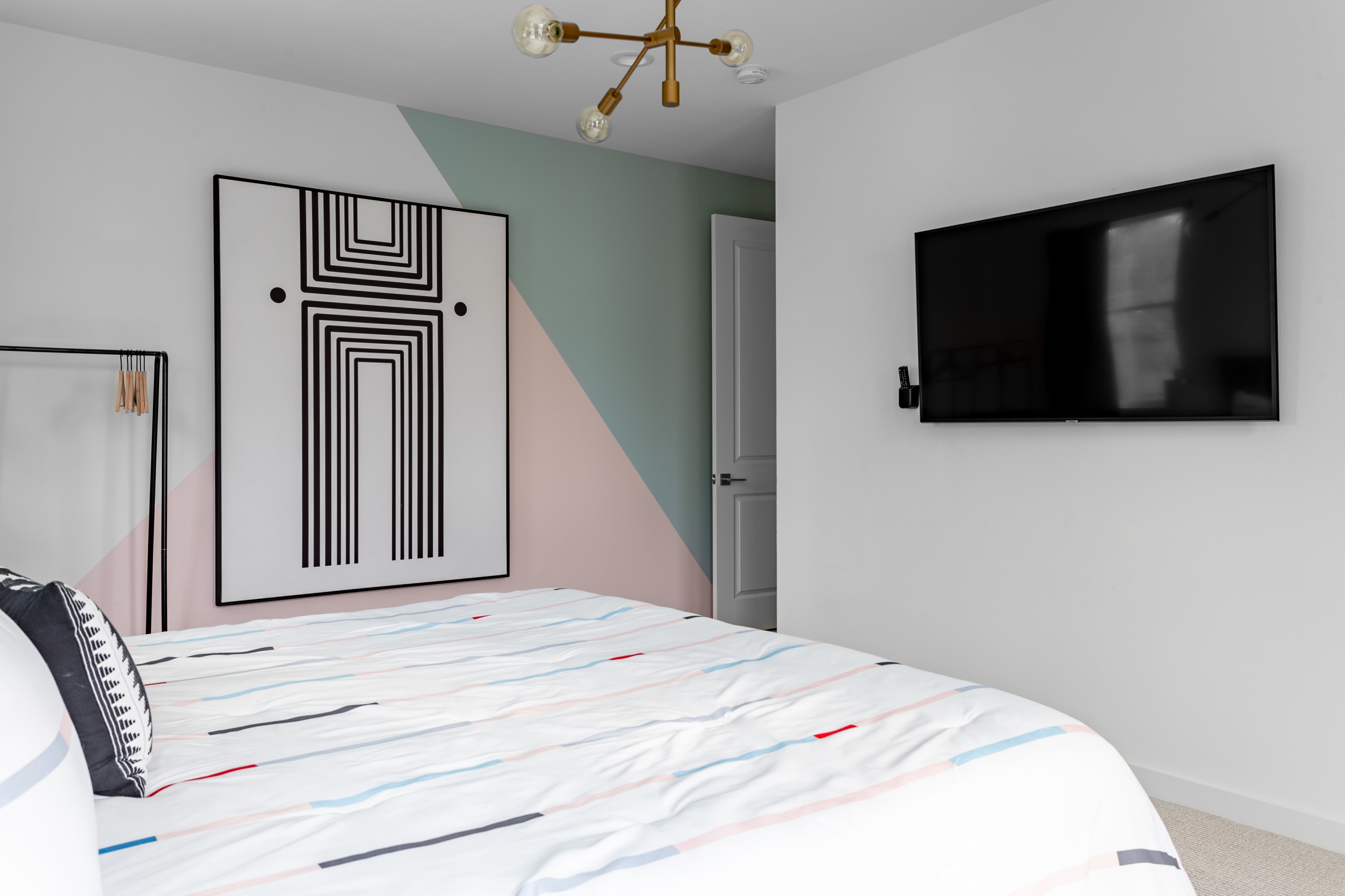 En - Suite Bedroom With Smart-Tv