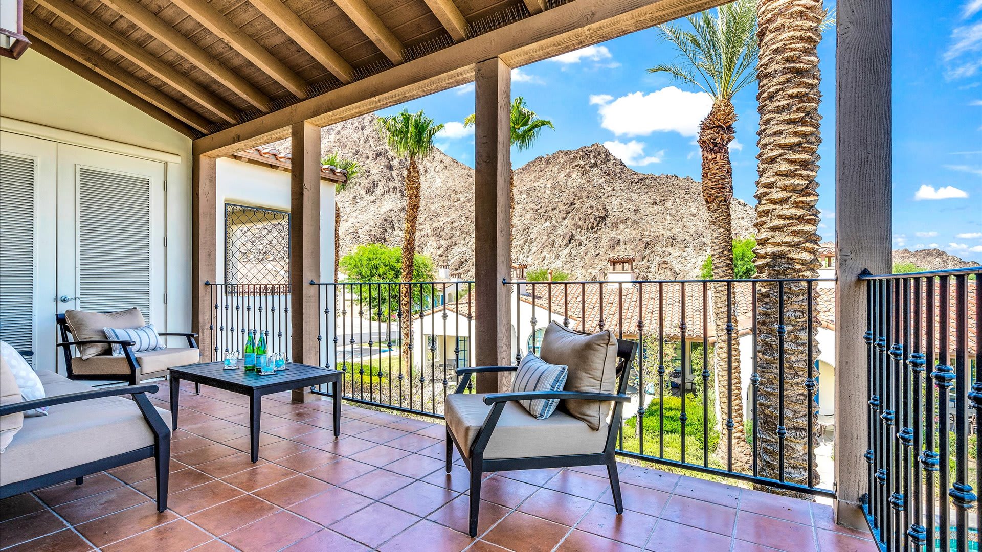 LV204 Upstairs 2 Bedroom Villa near Pool — La Quinta, CA — vacation rental