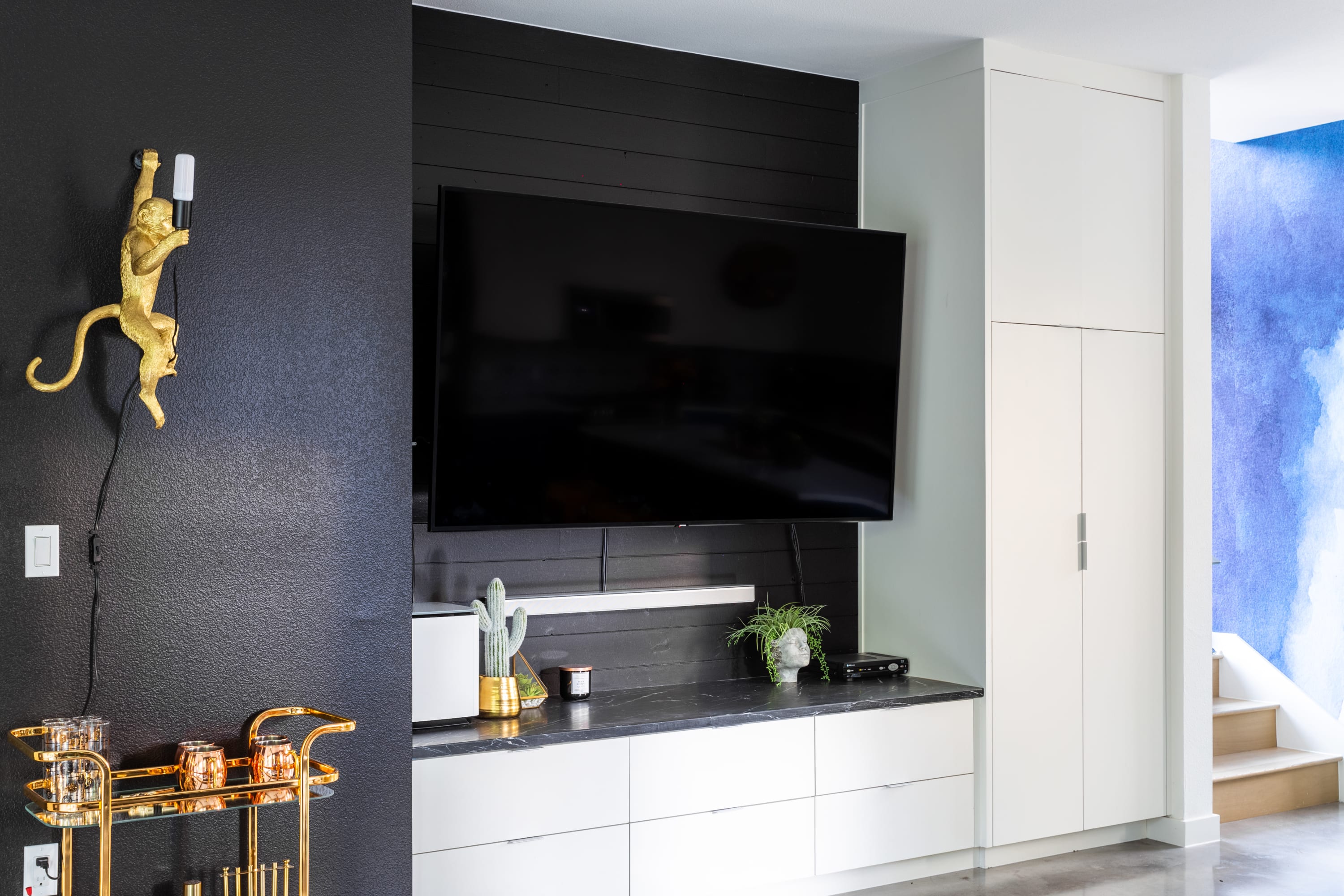 Smart TV with high speed Wifi