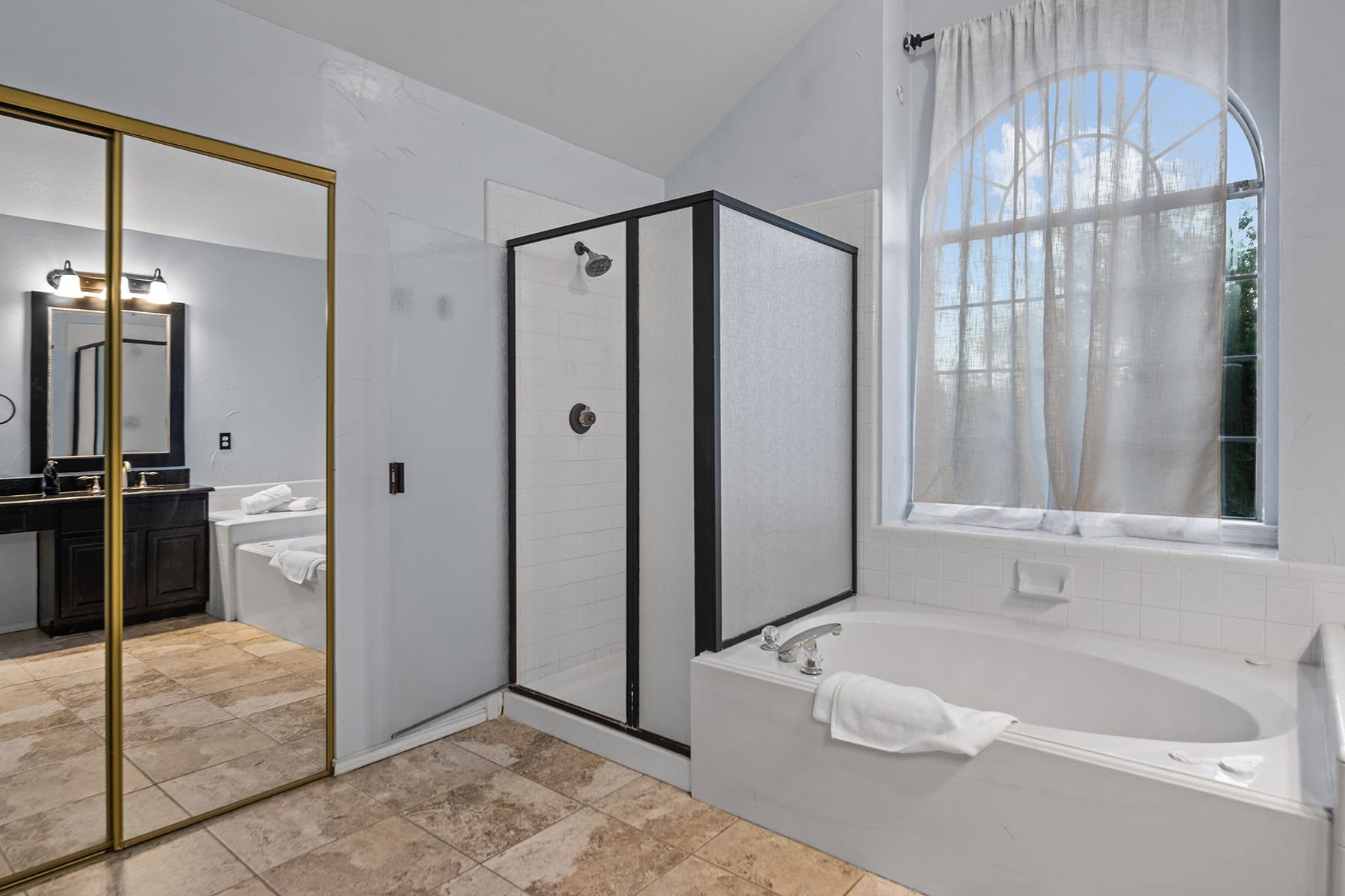 Luxury Bathtub and walk in shower
