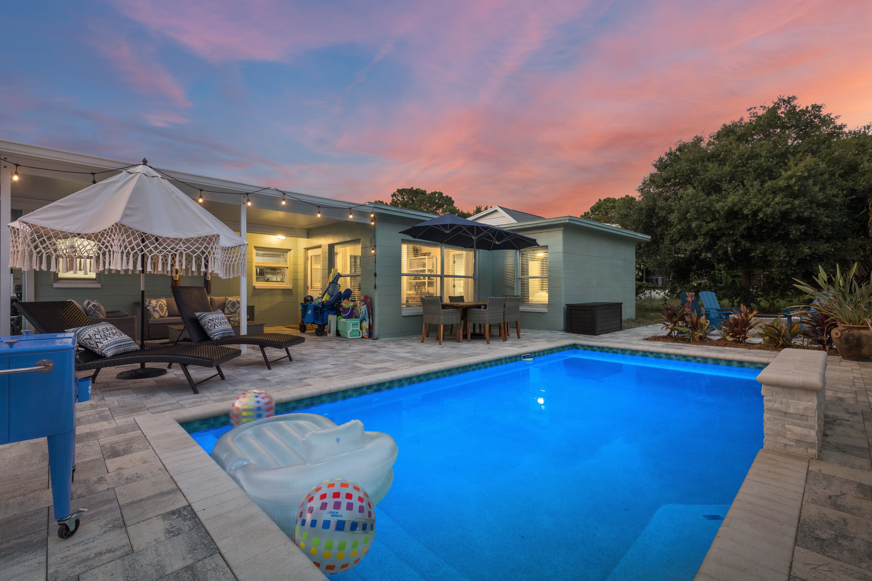 Charming Oasis With New Pool In Park View Estates! - Foto 1