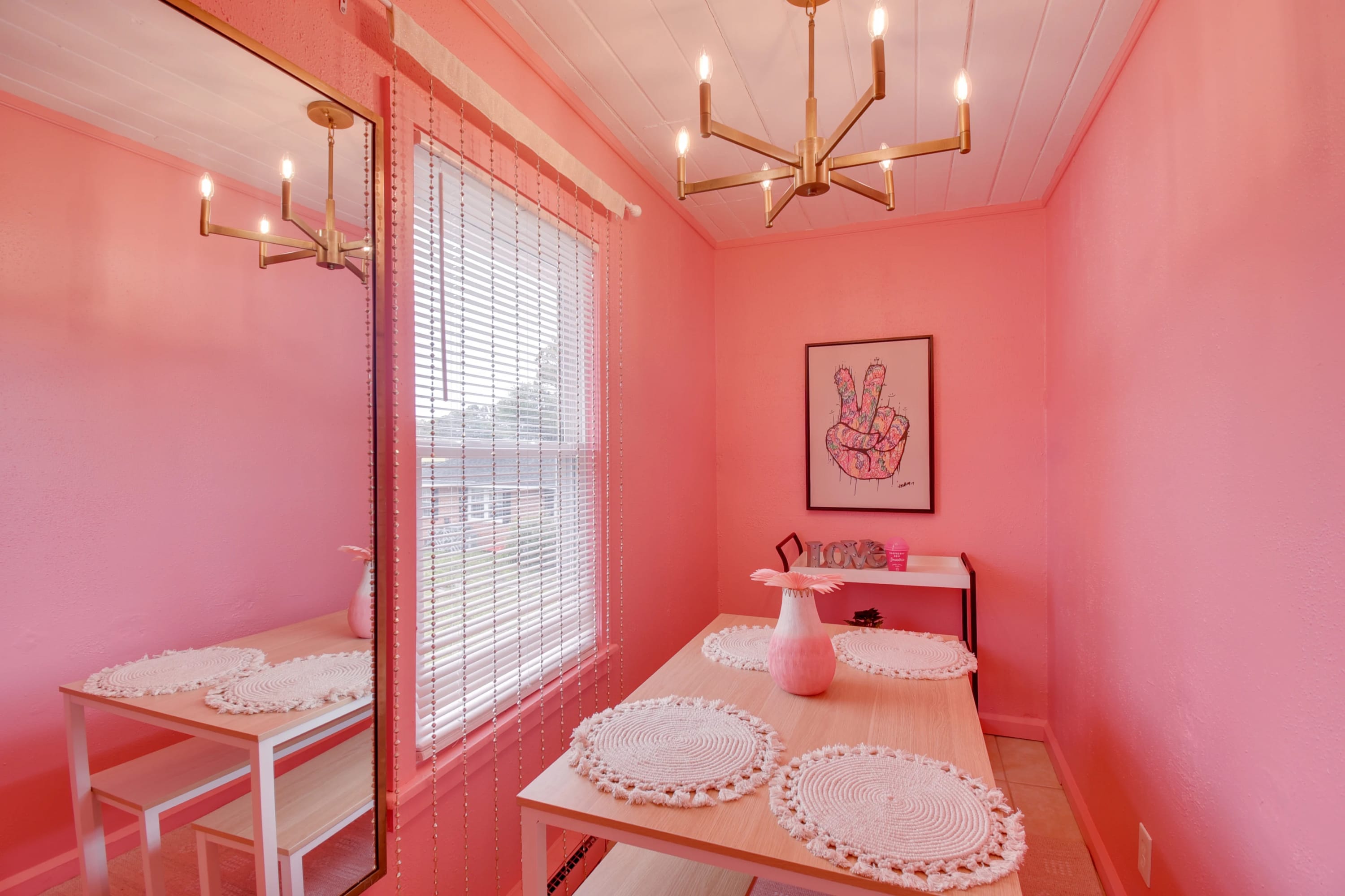 Inn the Pink One-in-a-Million Vacation with Pool!