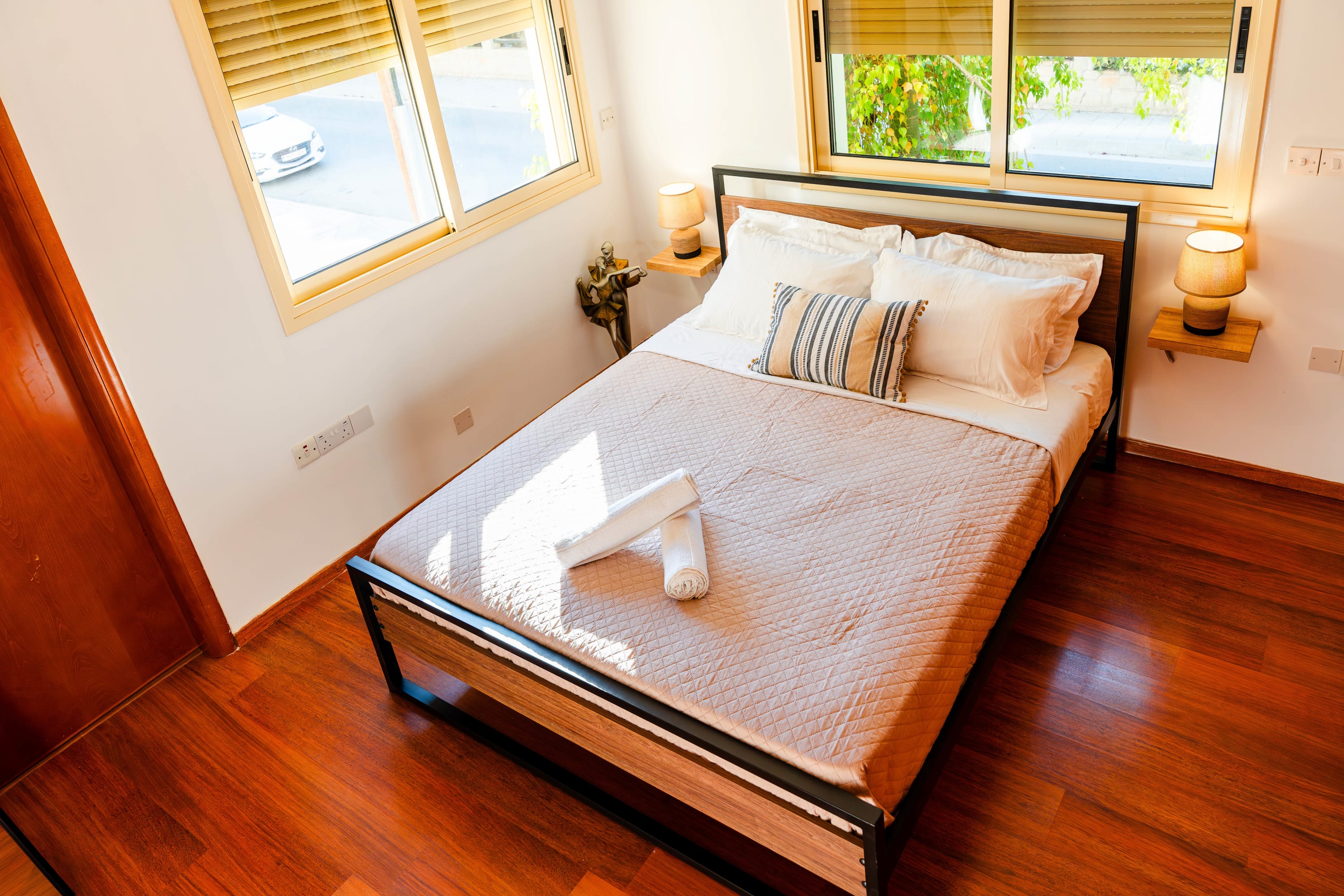3BR apt w/ balcony & 10 mins to Limassol