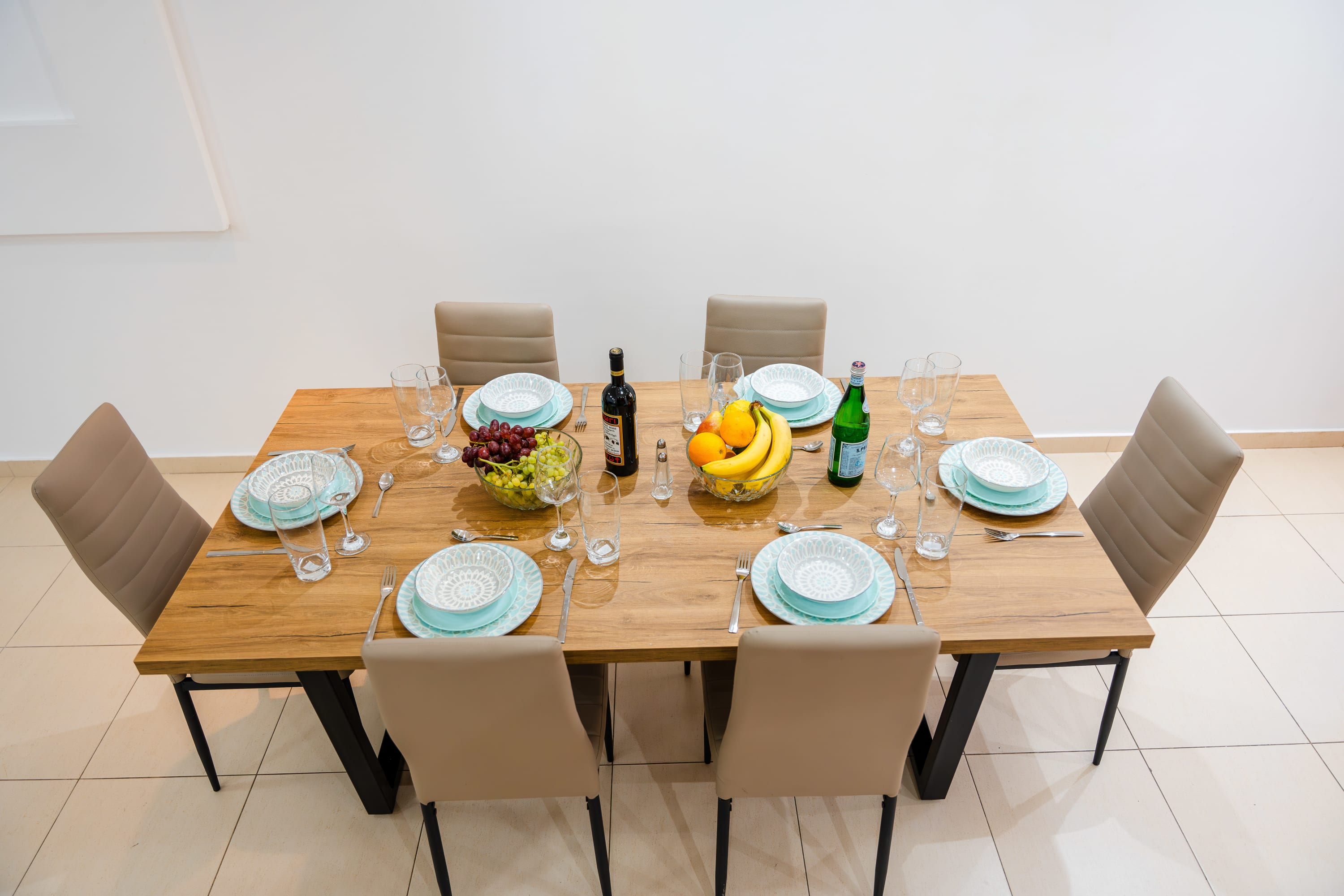 3BR apt w/ balcony & 10 mins to Limassol