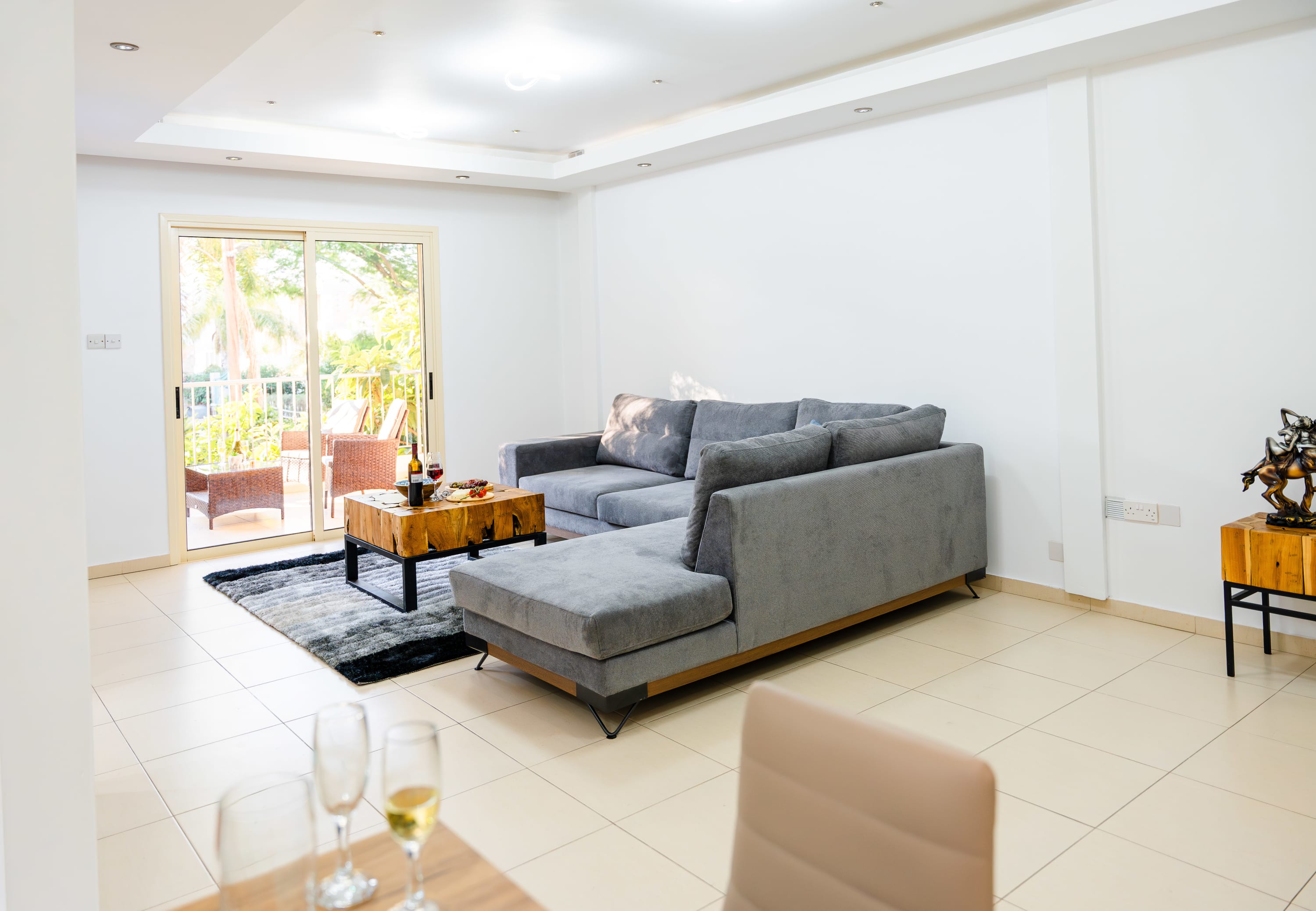3BR apt w/ balcony & 10 mins to Limassol