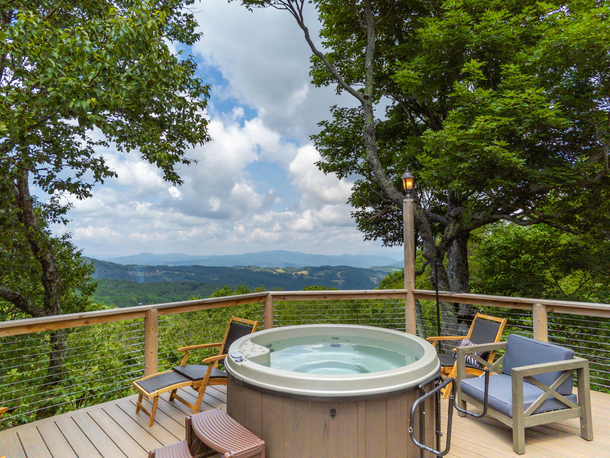 VIEWS! 3 Decks ~ Hot Tub + Movie Room + Game Room!