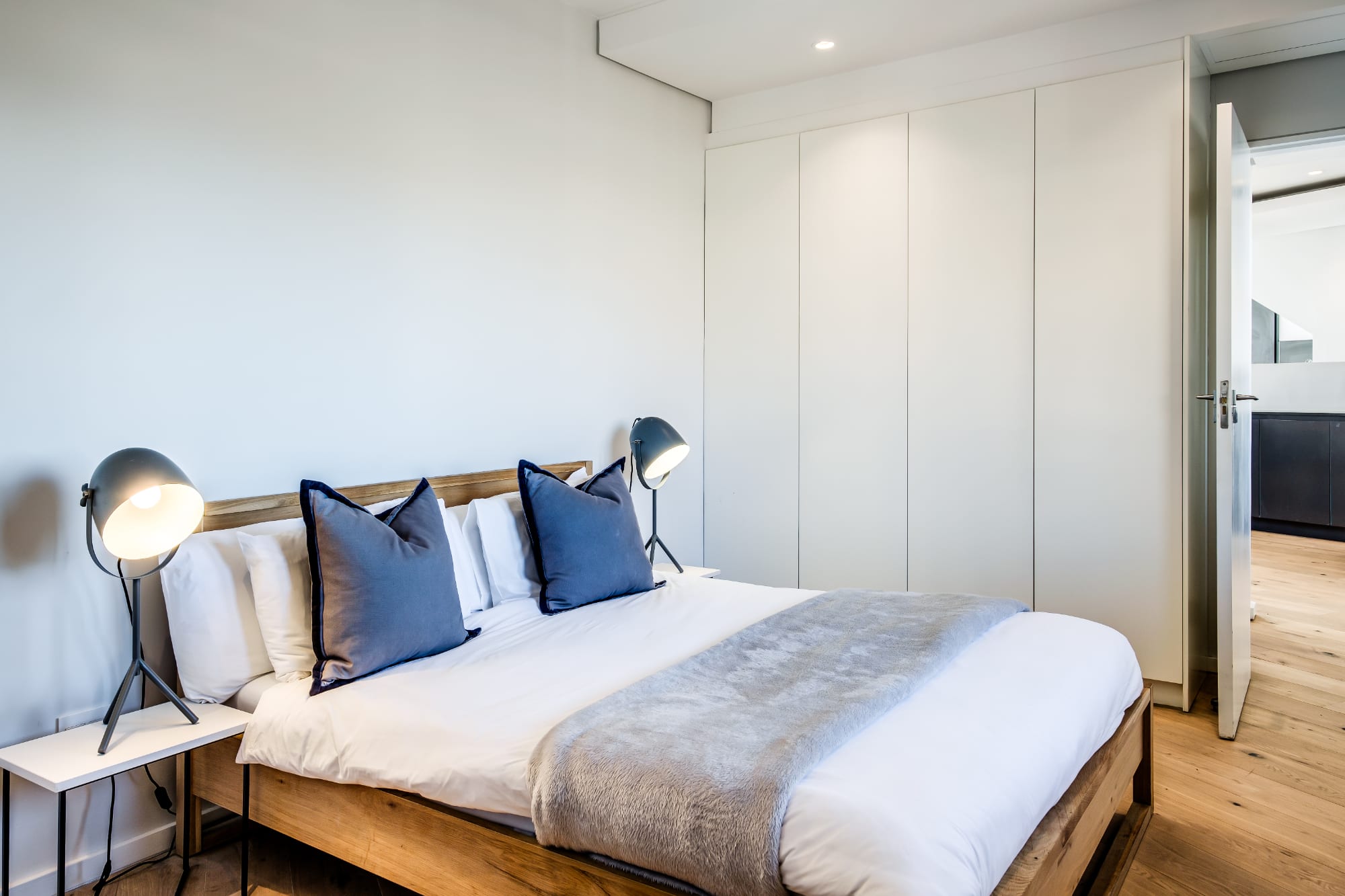 Modern Apartment w Rooftop Deck and Jacuzzi Penthouse on S 6