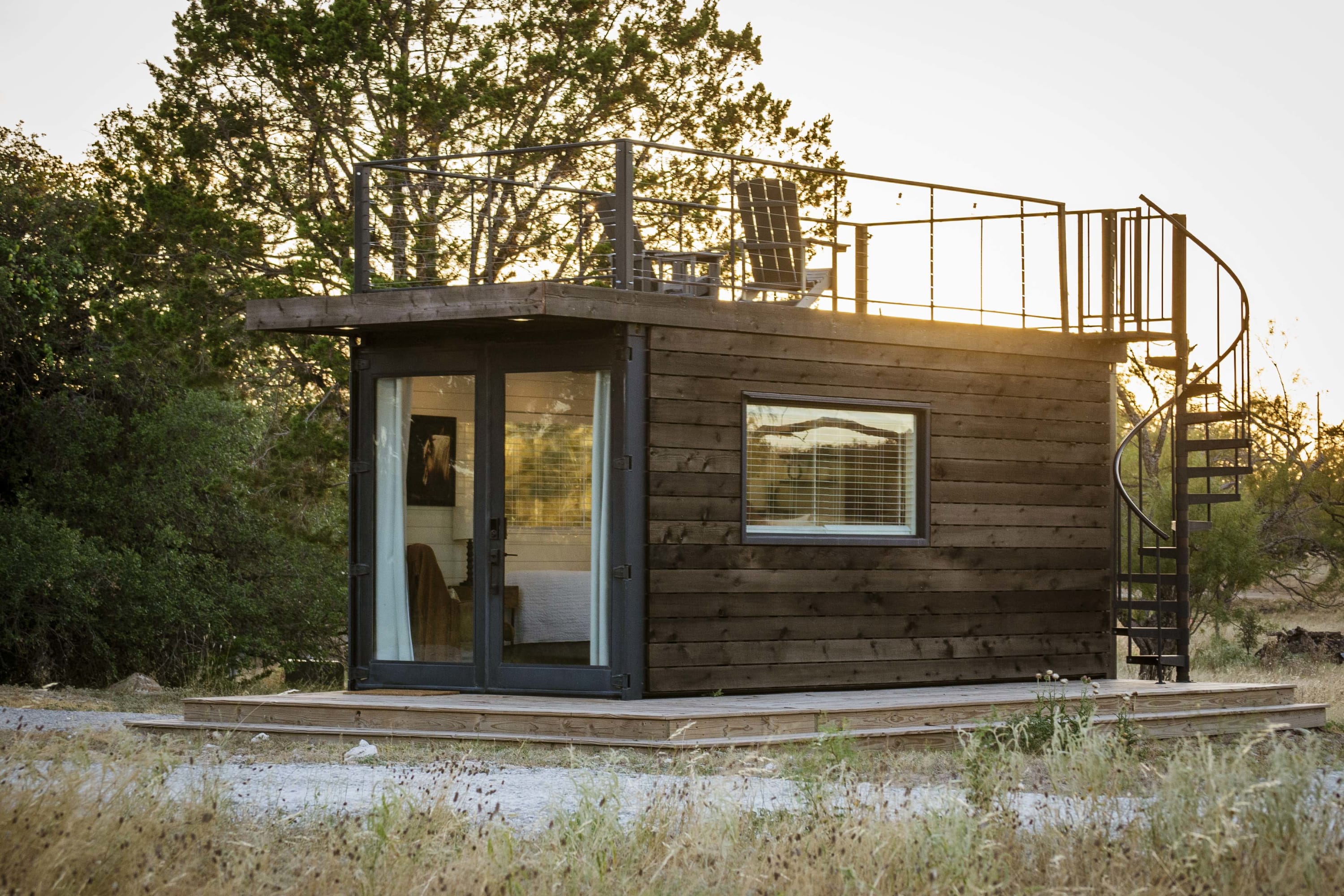 New! Chic container home - Oasis near Fredericksburg “The Perry” — Fredericksburg, TX — vacation rental