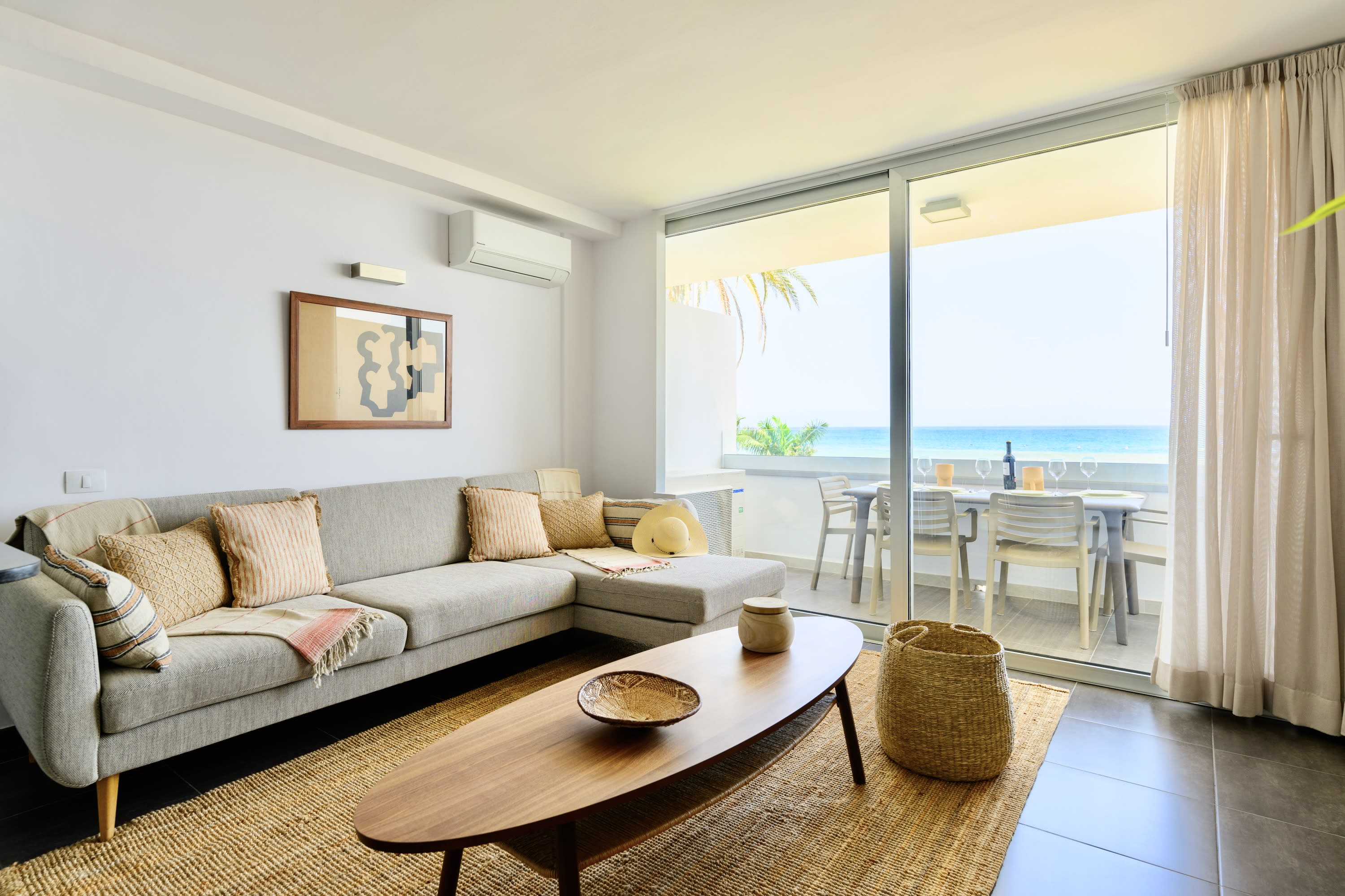 Beachfront 2 Bedroom Retreat by Airnest — San Bartolomé de Tirajana, Canarias — vacation rental