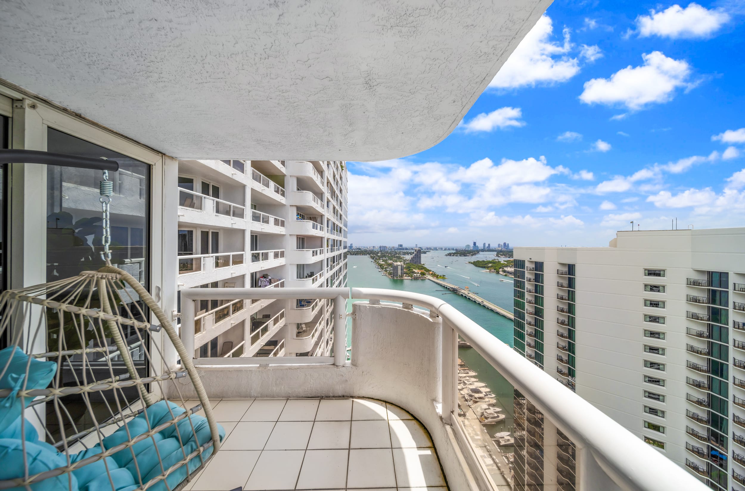 Open Living Bay Views | 36th Floor | StayCozy