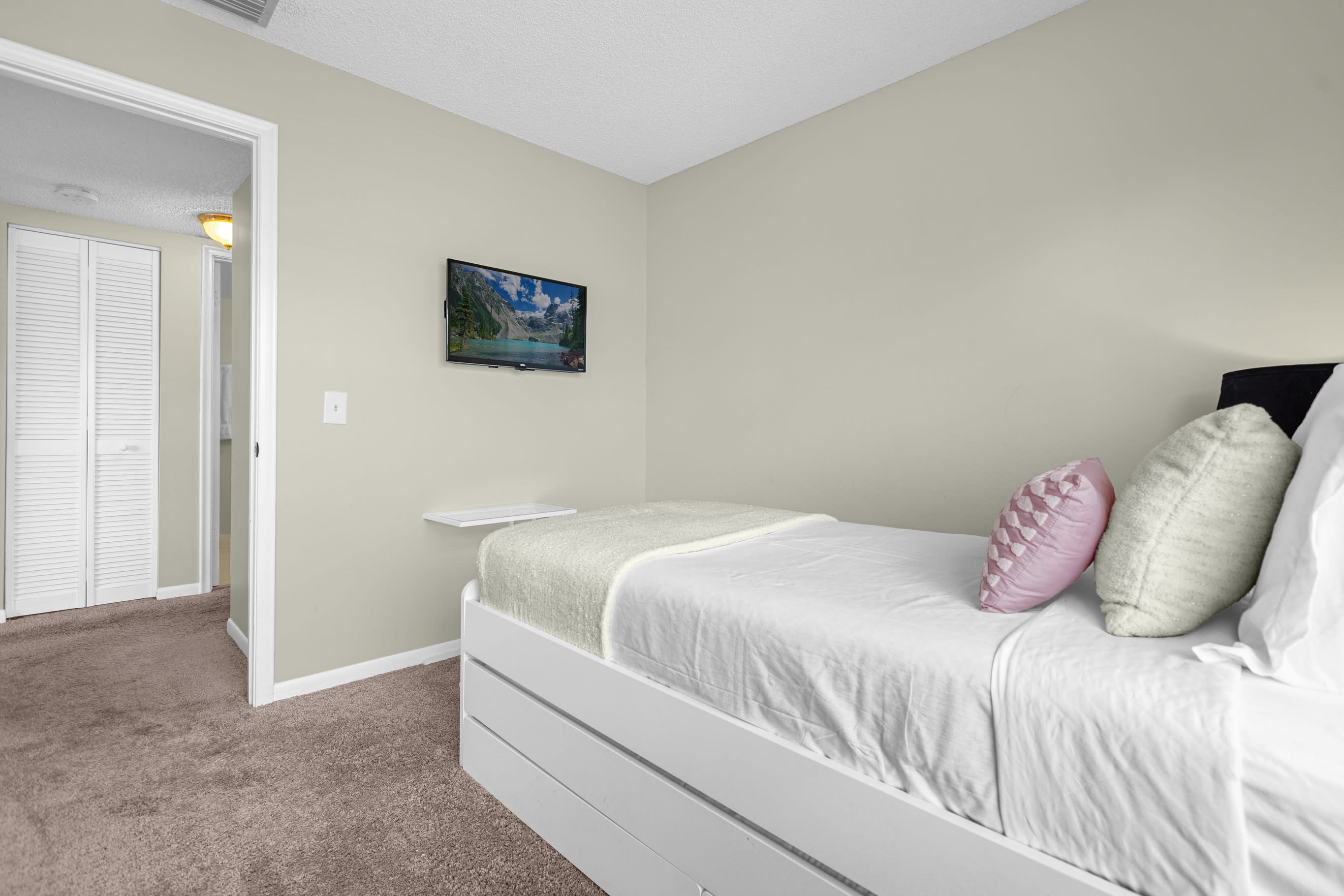 2nd Bedroom with Trundle Bed