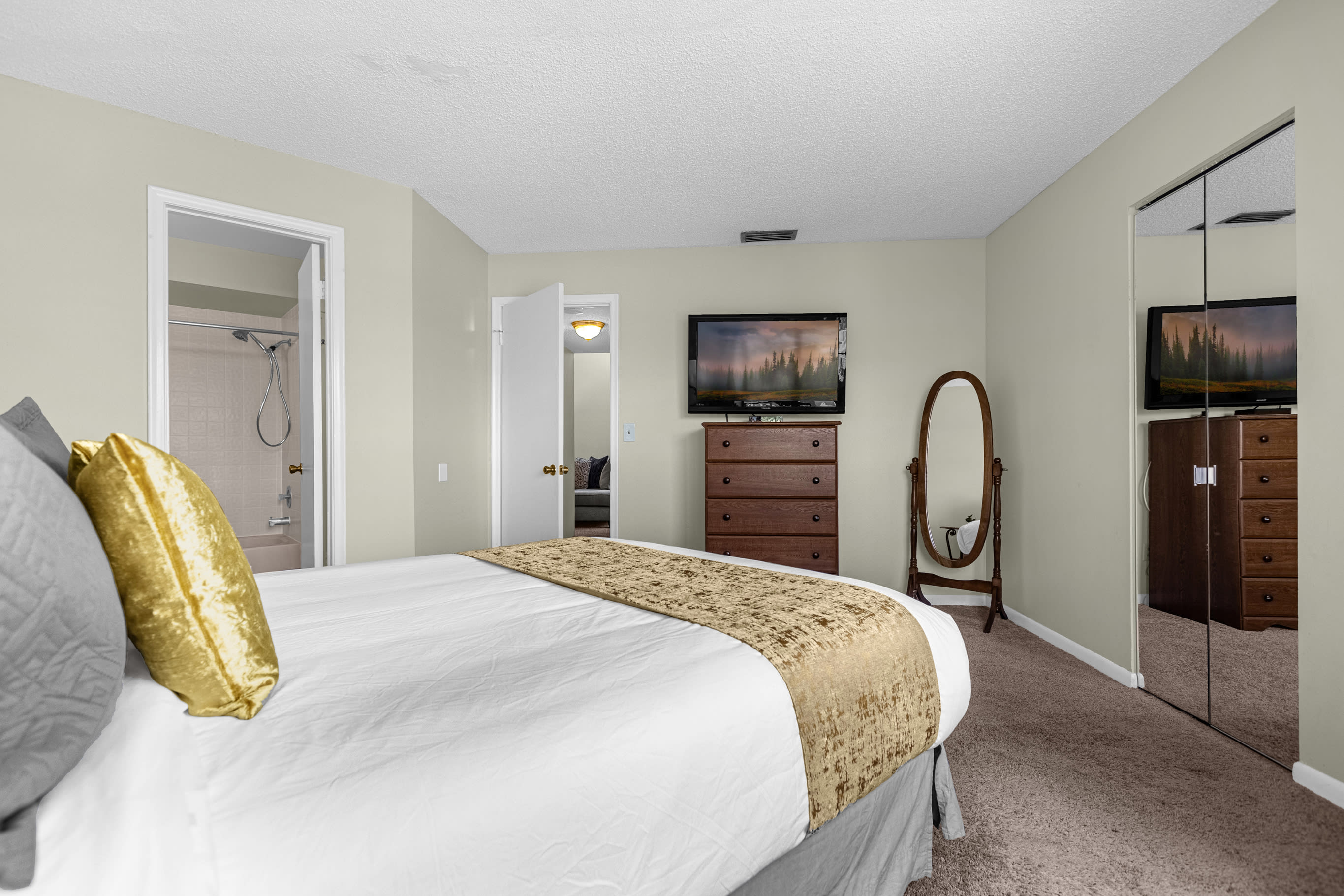 Master Bedroom with Ensuite Bathroom