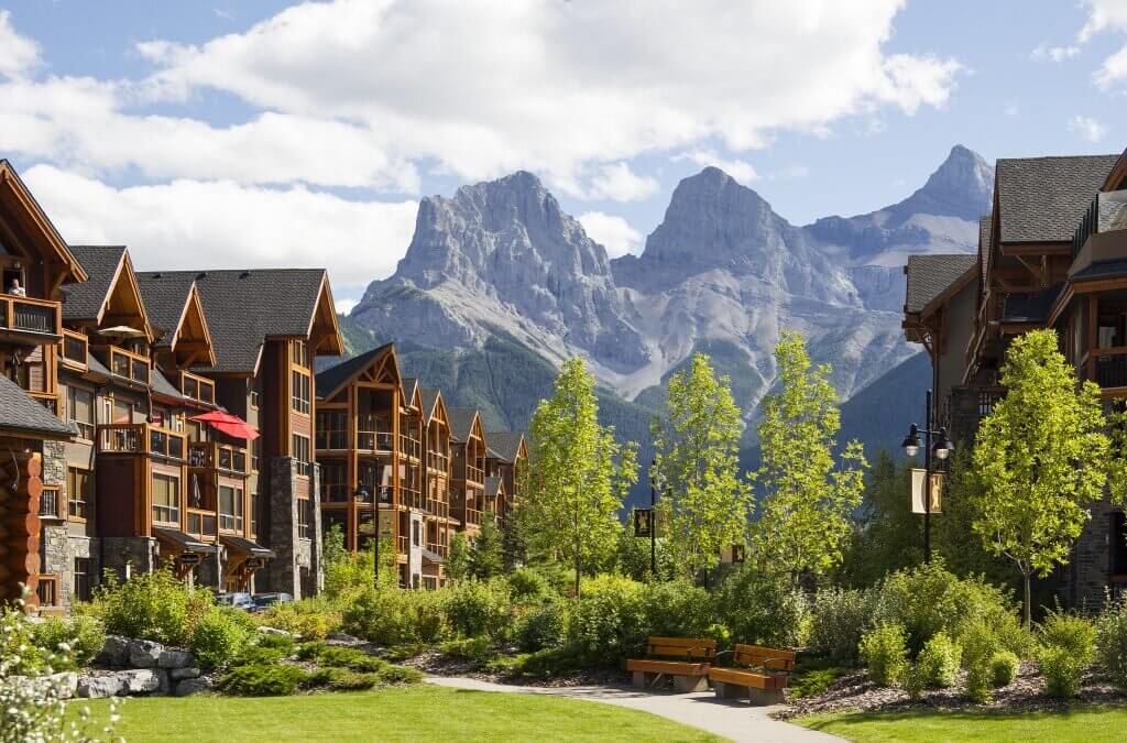 Exclusive Tamarack Lodge Penthouse - Canmore