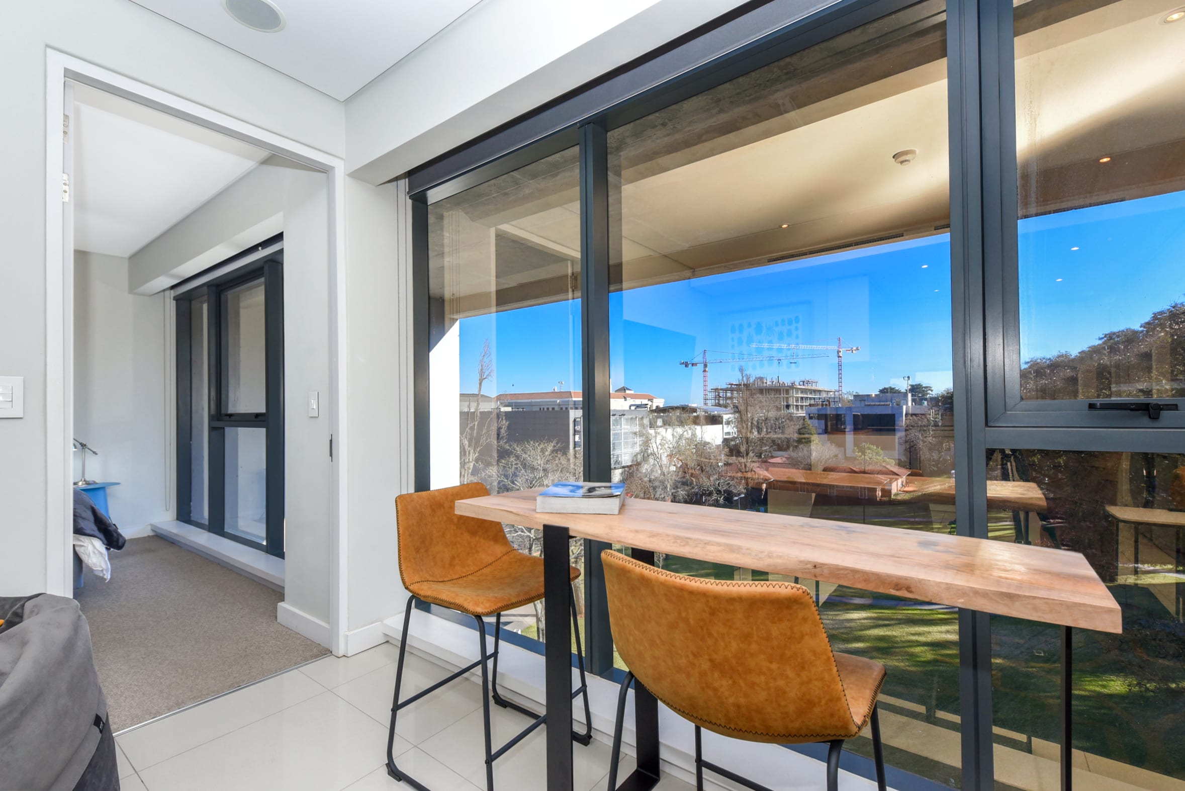 Park Central 1 BR Apartment