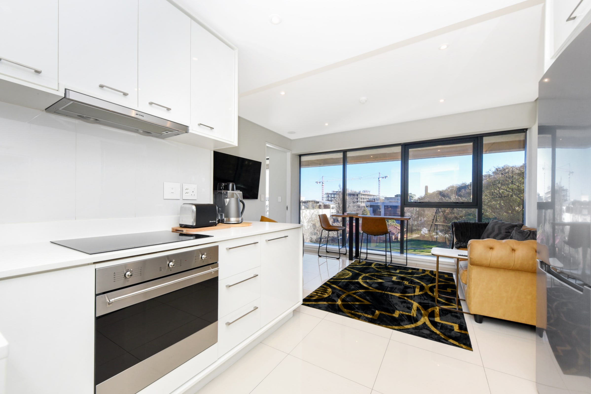 Park Central 1 BR Apartment