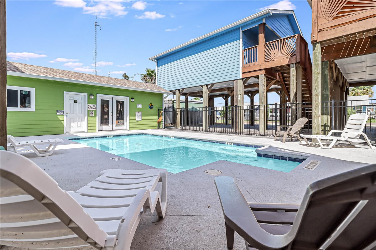 Sunrise Cottage (Anchor Courts #6)