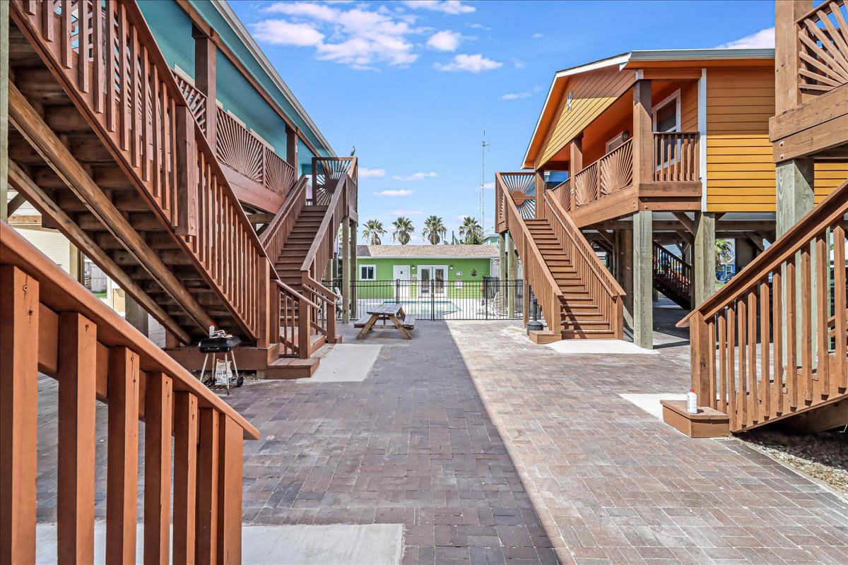 Sunrise Cottage (Anchor Courts #6)