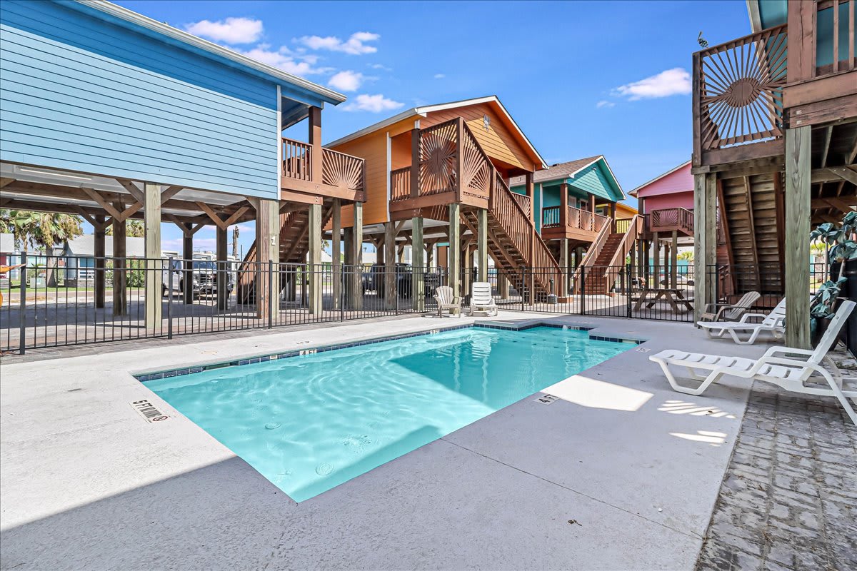 BBQ | Pet Friendly | Pool with Loungers