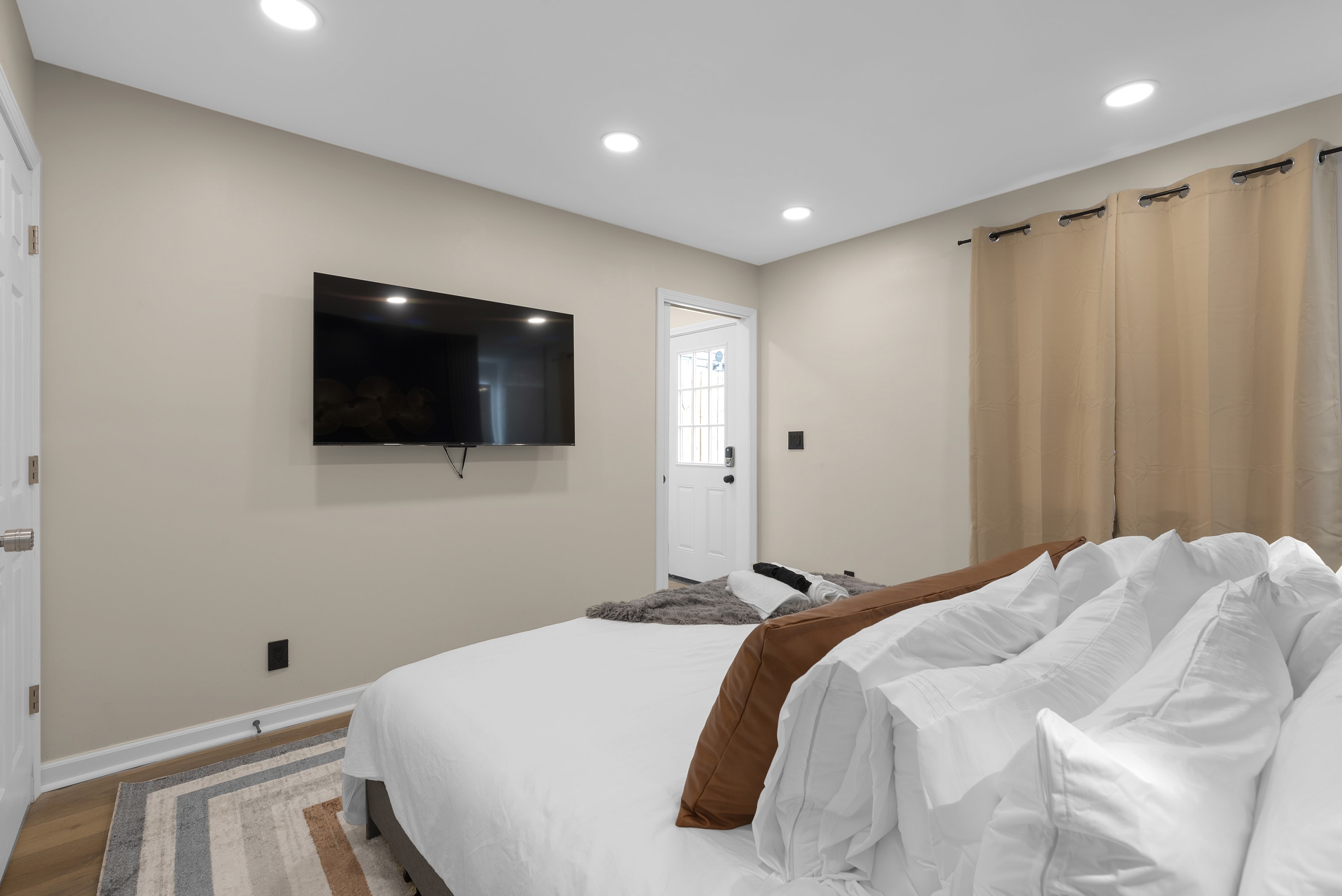 Downstairs King Bedroom with ensuite bathroom