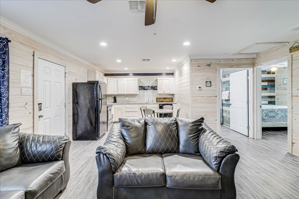 Sailfish Cottage (Anchor Courts #7)