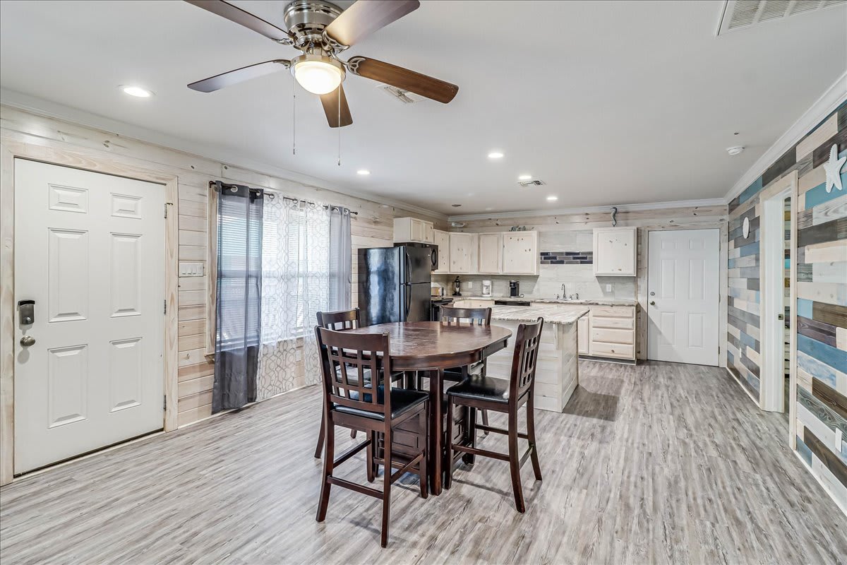 Pelican Cottage (Anchor Courts #8)