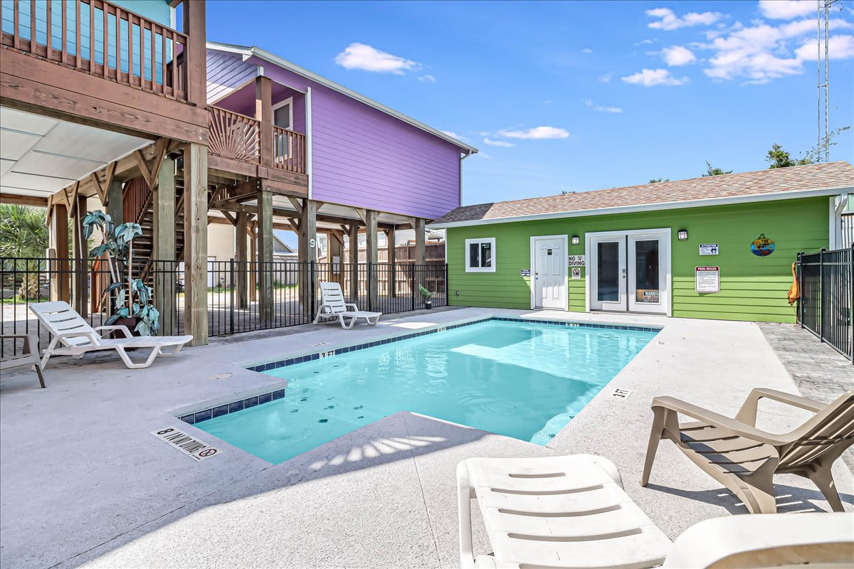 Purple Tang Cottage (Anchor Courts #9)