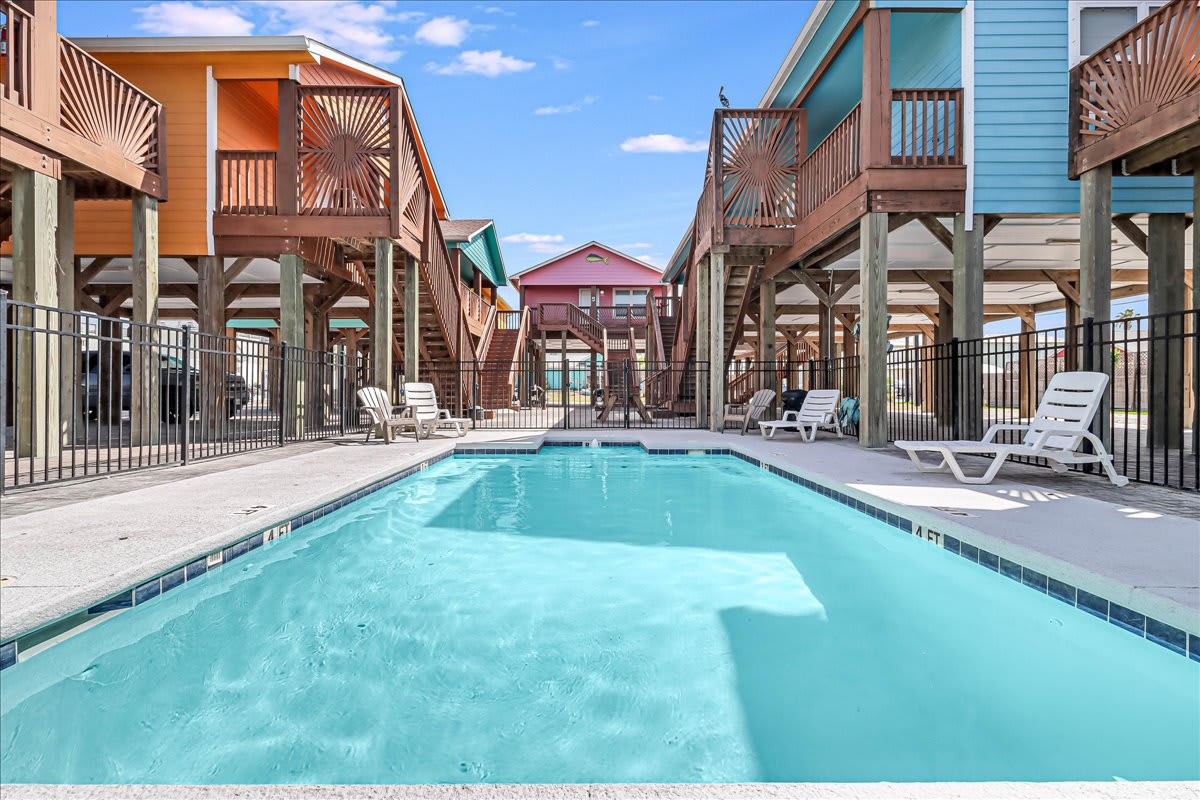 Beautifully maintained and gated community pool in Anchor Courts